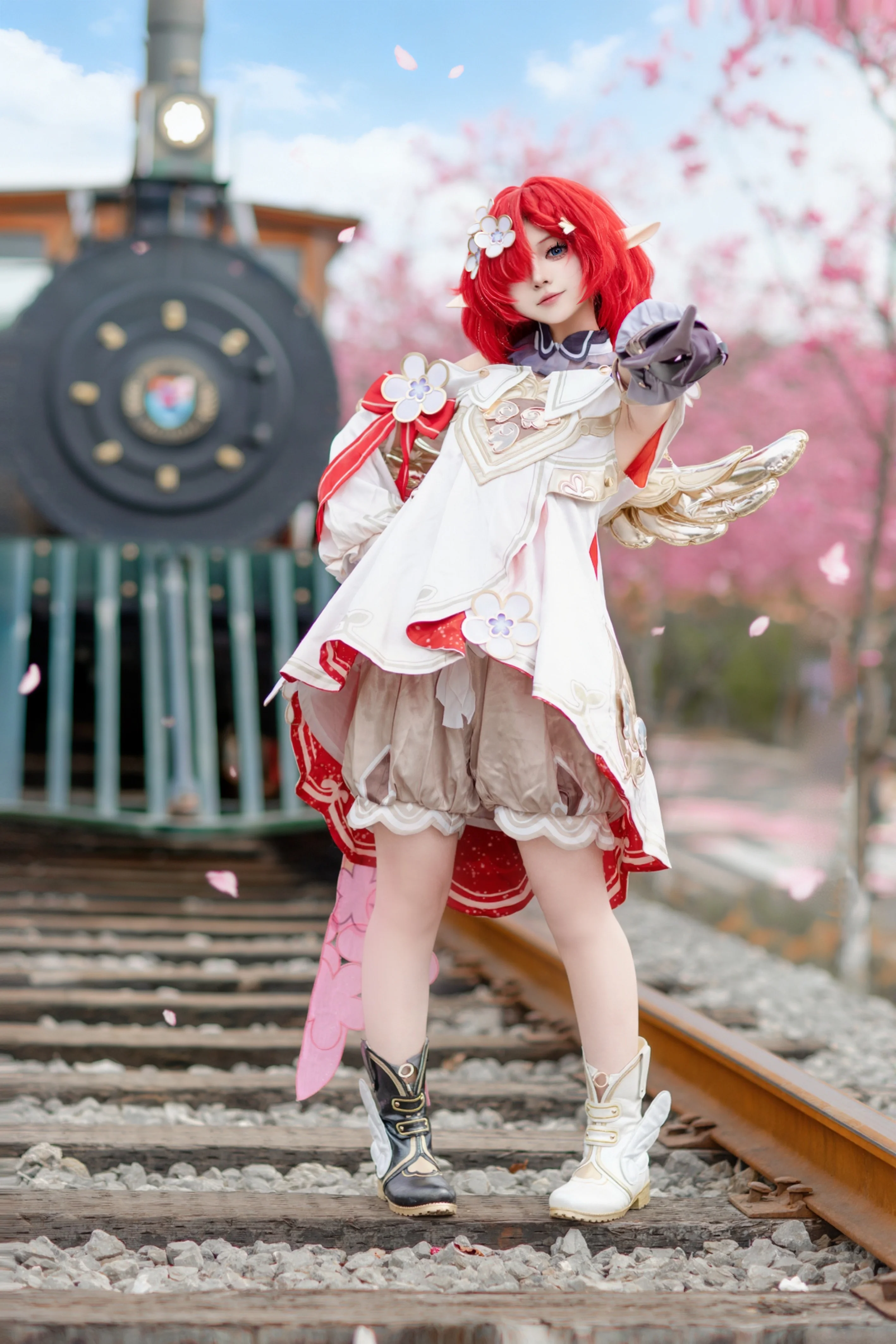 [Tighnari cosplay] Fenglongwan Cherry Blossom Little Train, a Real-Life Version Platform of Honkai: Star Rail - Image 6