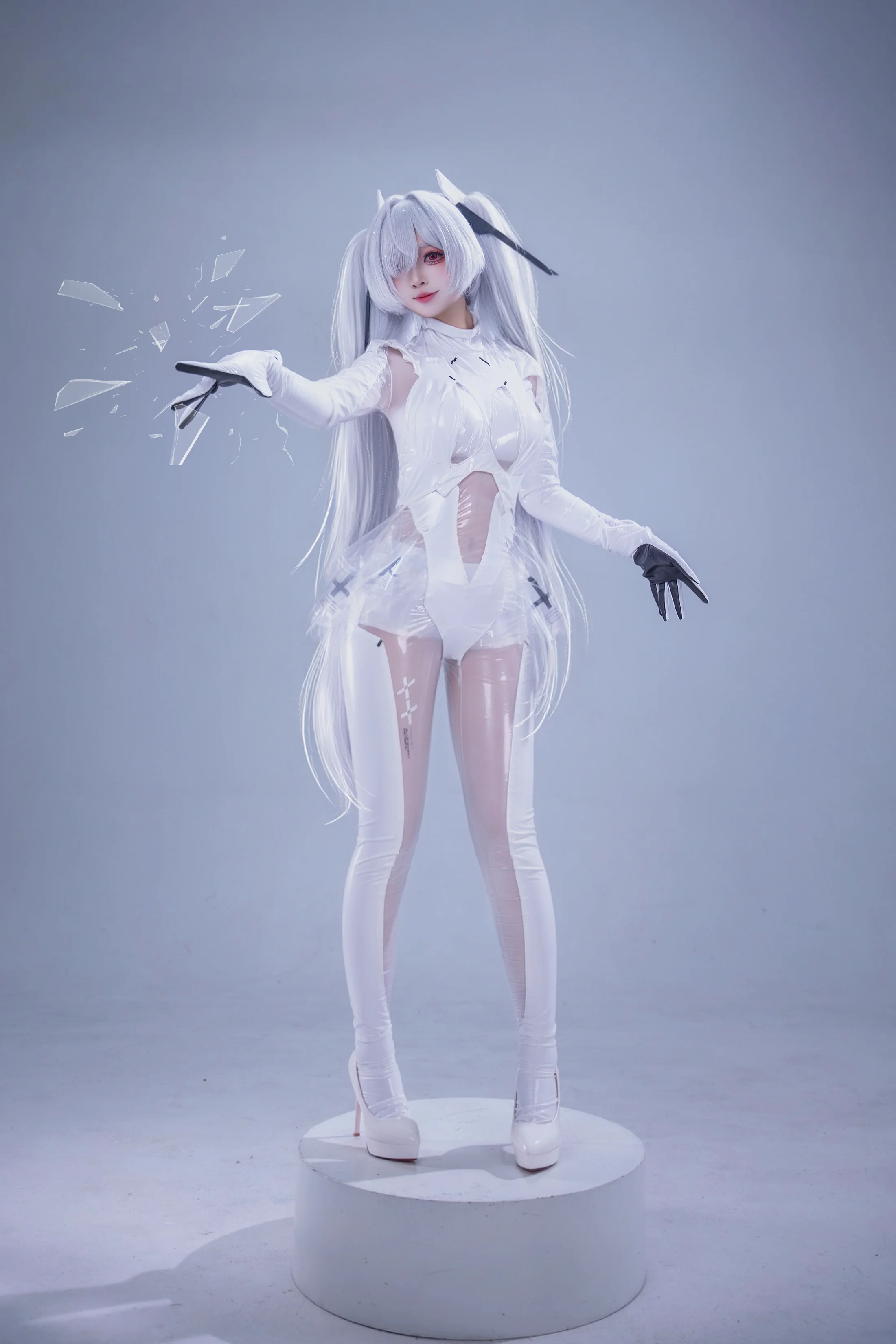 【灰姑娘cos】胜利女神Nikke的纯白极简美学 - 推荐阅读封面