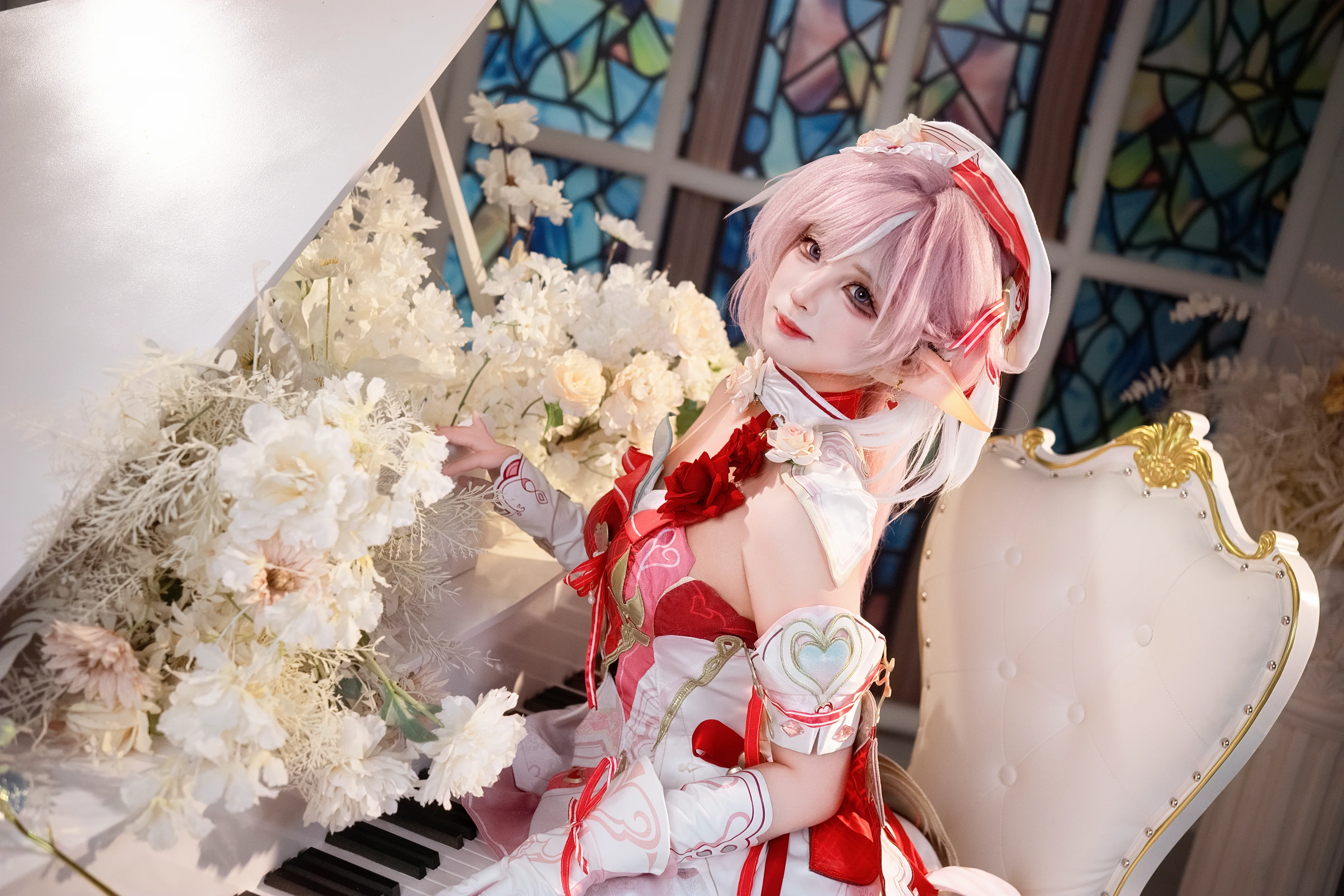【爱莉希雅cos】崩坏3里的粉色妖精与彩绘玻璃窗 - 第 8 张
