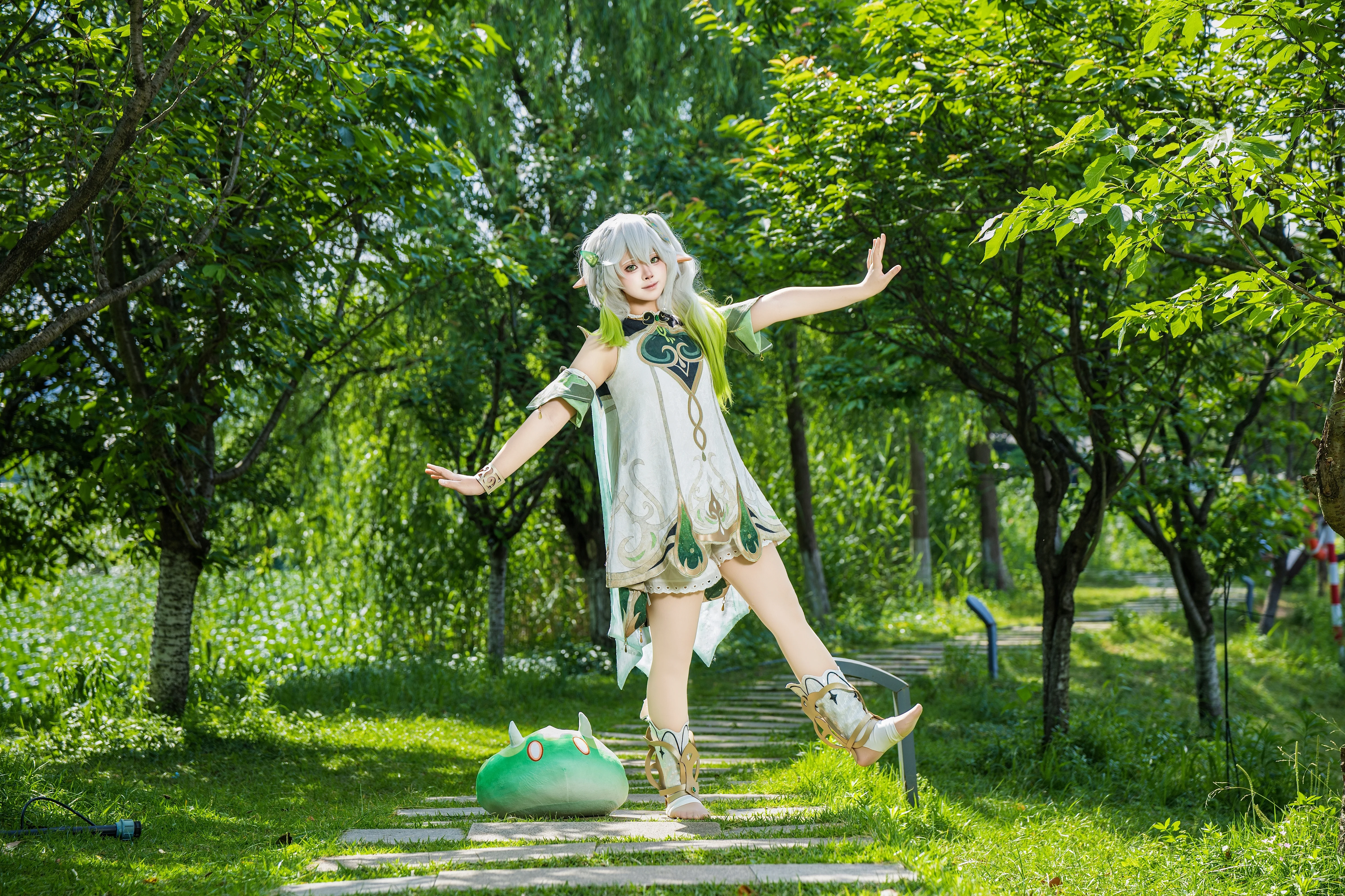 【纳西妲cos】林间光影下的草神，原神纳西妲正片分享 - 第 4 张