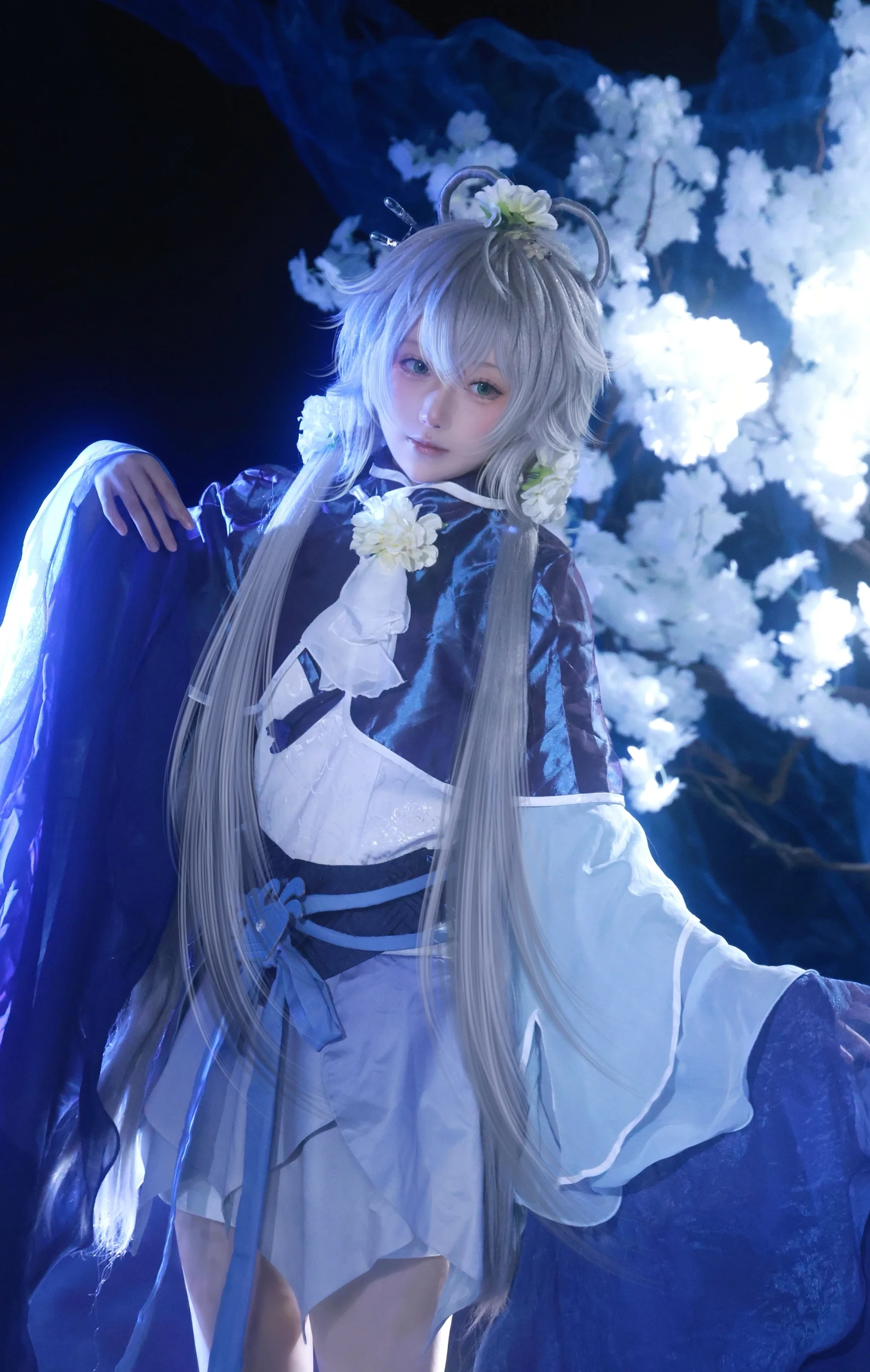 [Luo Tianyi cosplay] Vsinger's Winter Wonderland: Celebrating Winter Solstice Early in Midsummer