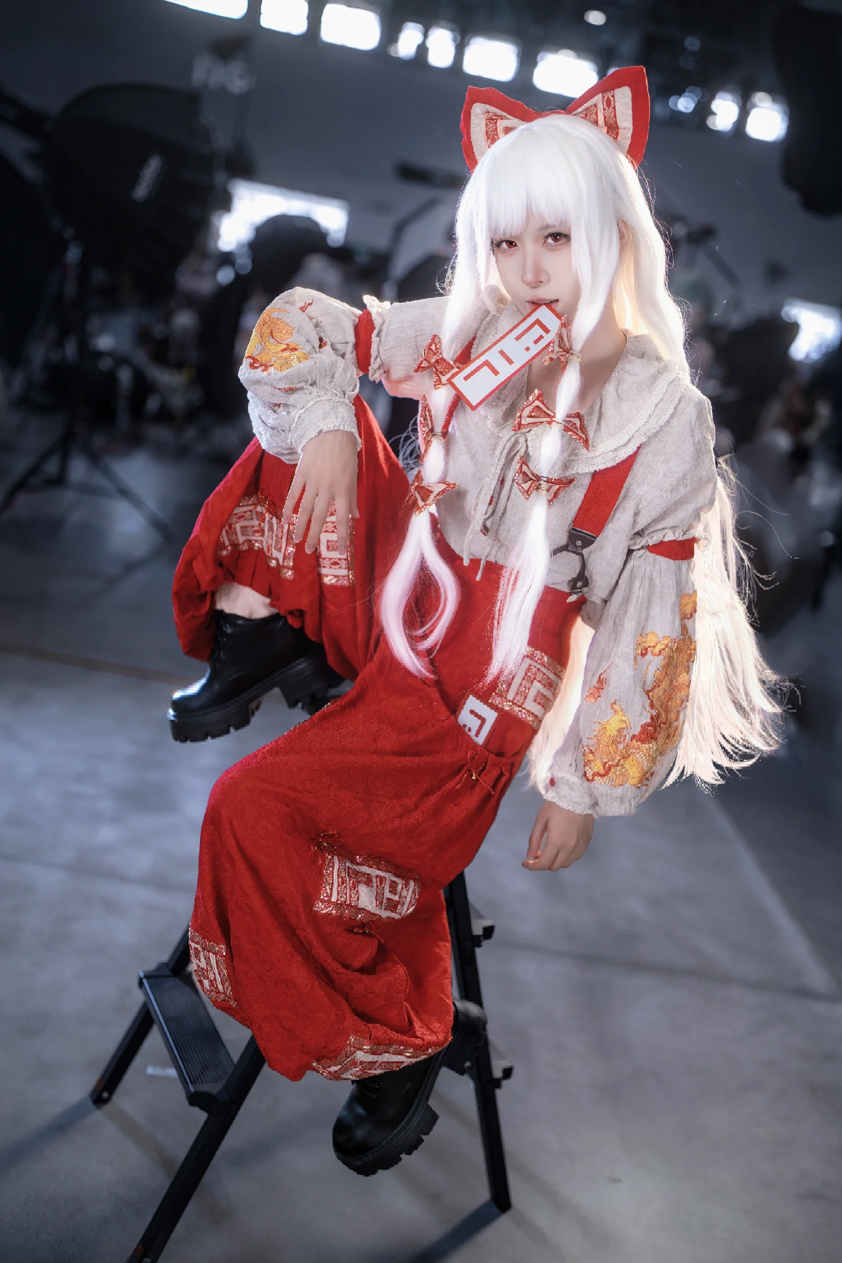 藤原妹红cos：东方Project的不死红烟，ANE现场直出 - 第 3 张