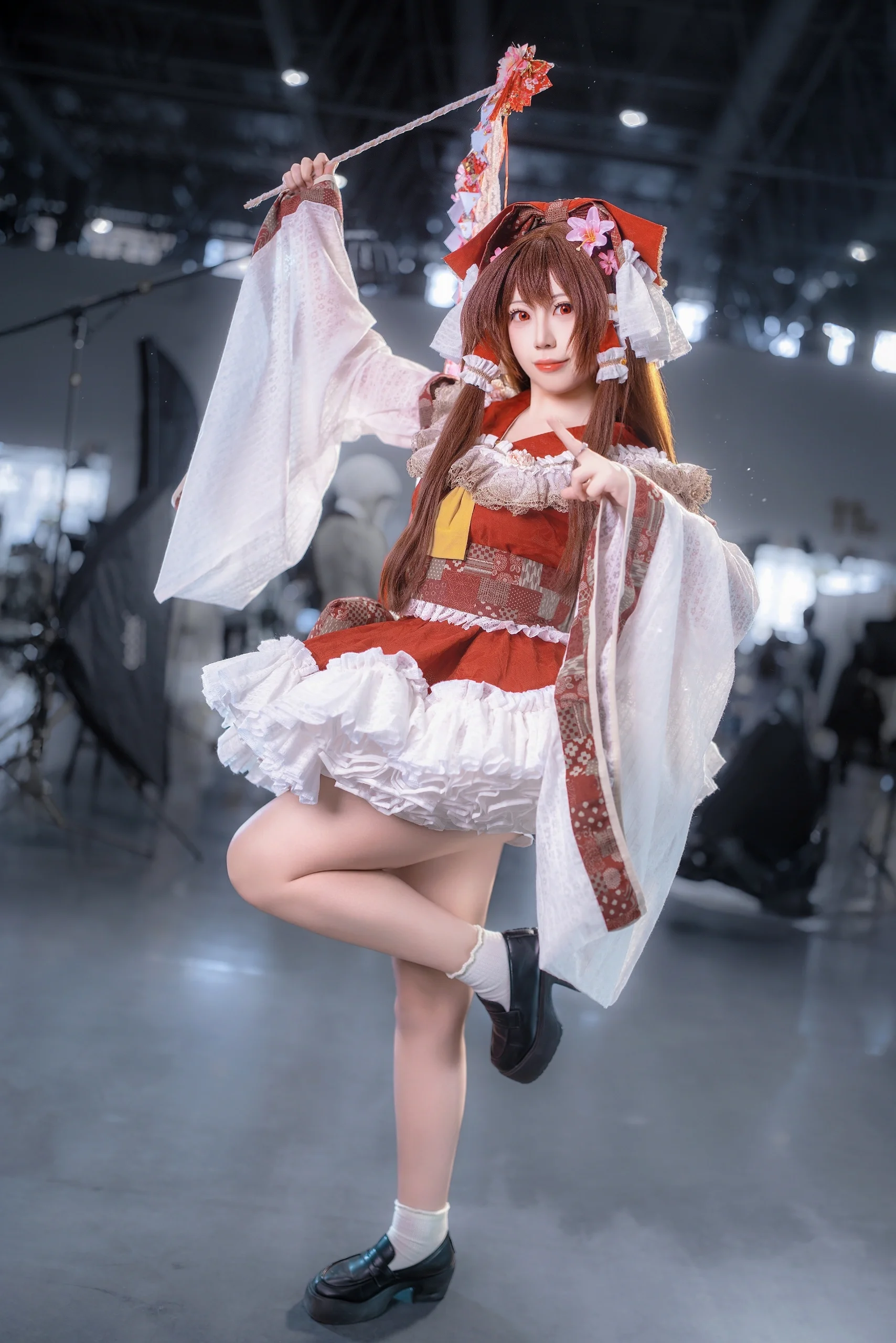 【博丽灵梦cos】红白巫女参上，御币一甩财运来 - 第 3 张