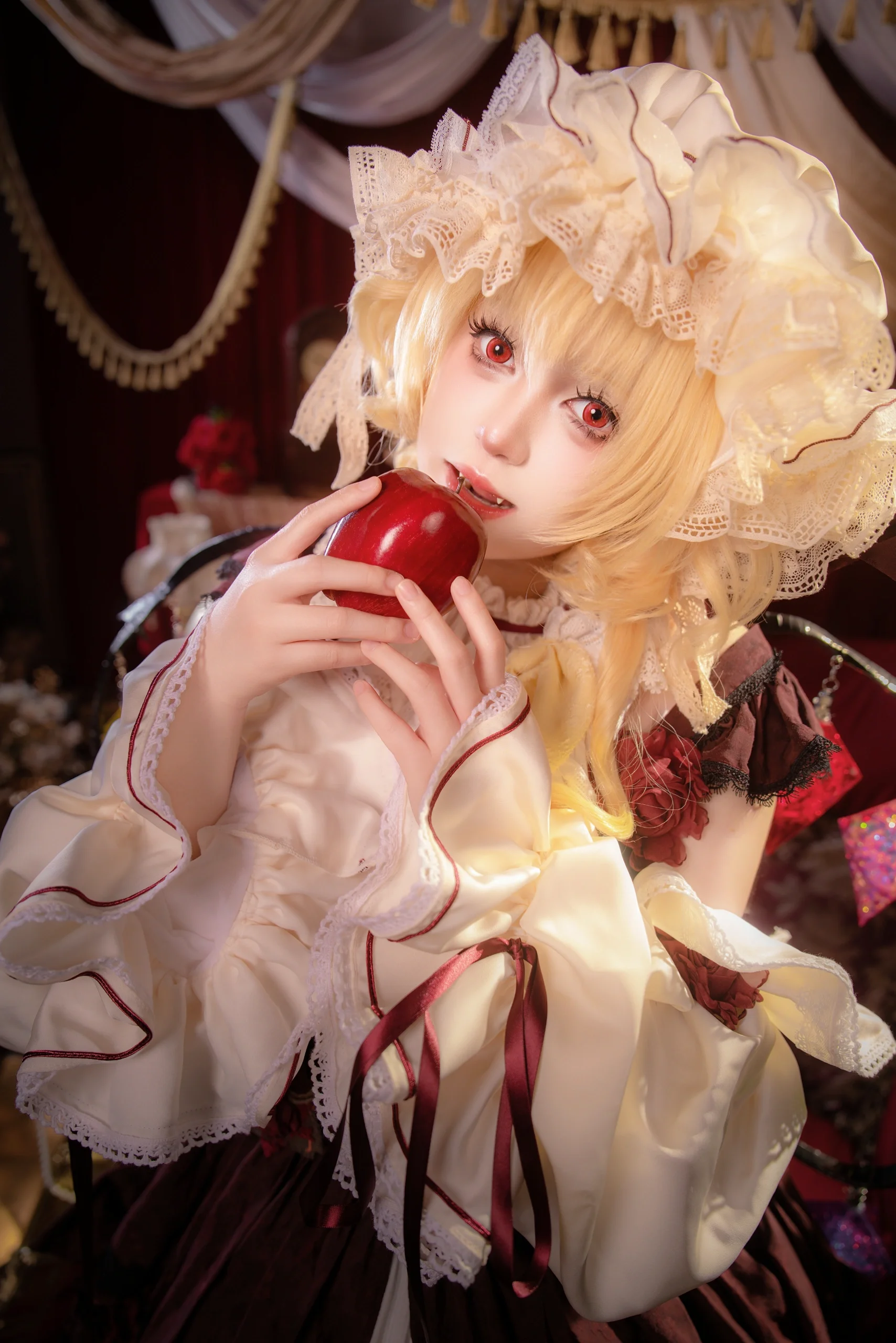 【芙蘭朵露cos】紅魔館地下室的小惡魔，來嚐嚐這枚紅蘋果吧 - 第 2 張