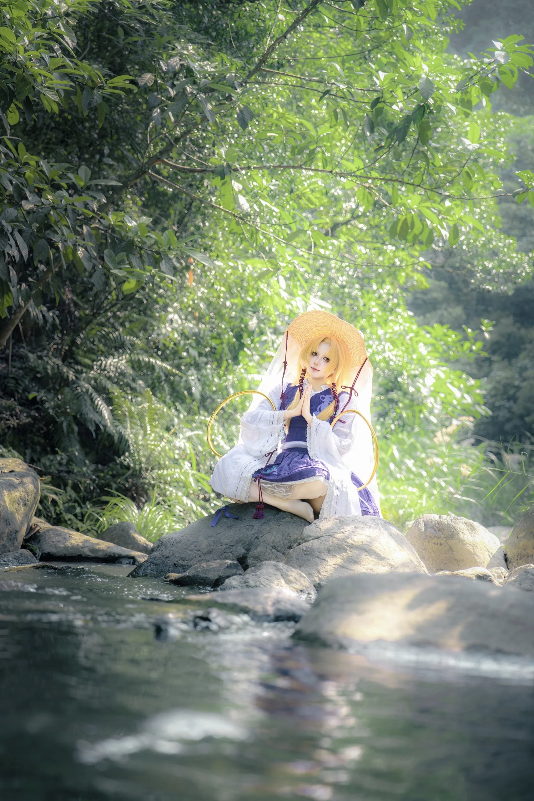[Moriya Suwako cosplay] Capturing a Moment of Serenity for Froggy amidst Mountain Forests and Streams - Image 11