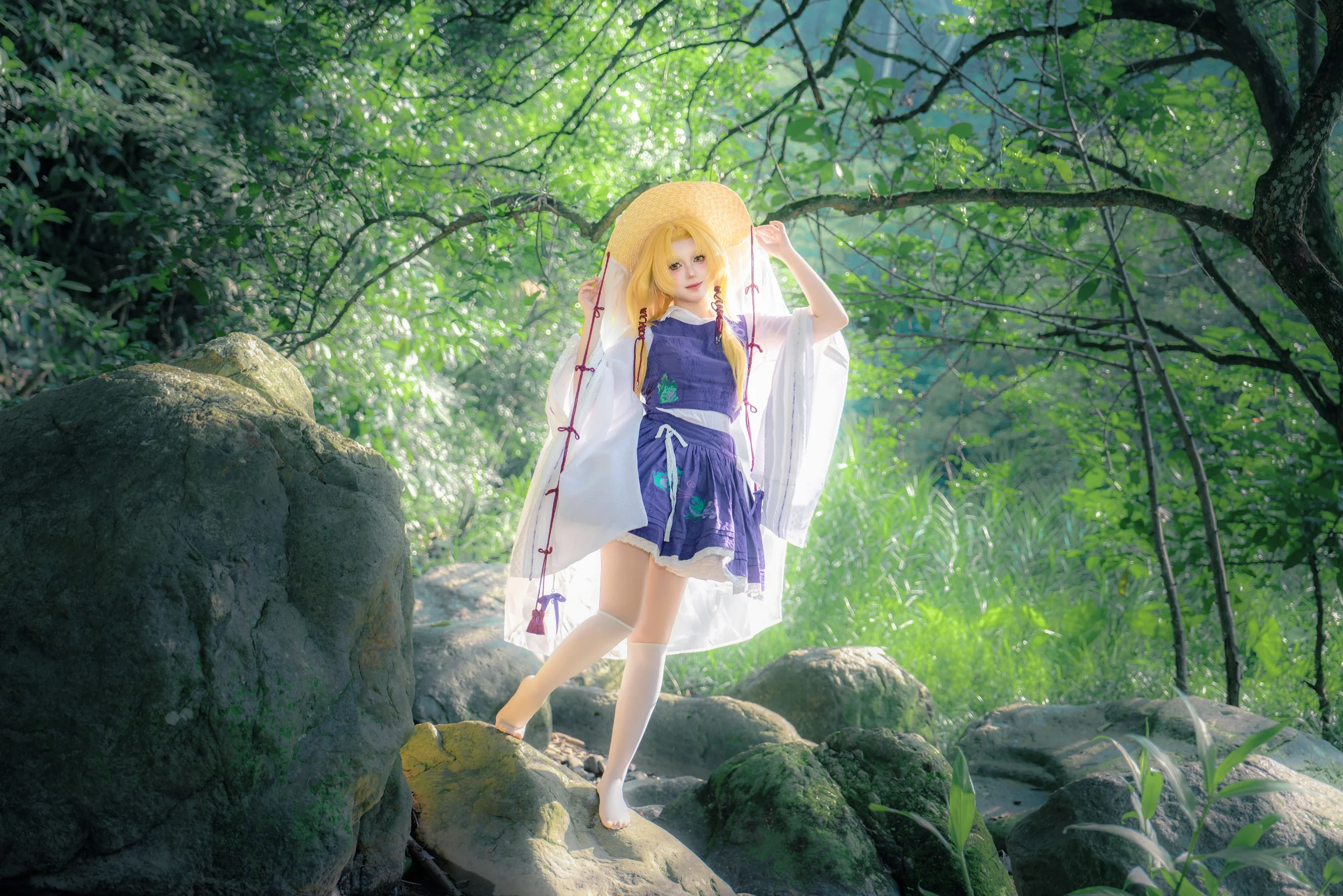 [Moriya Suwako cosplay] Capturing a Moment of Serenity for Froggy amidst Mountain Forests and Streams - Image 7
