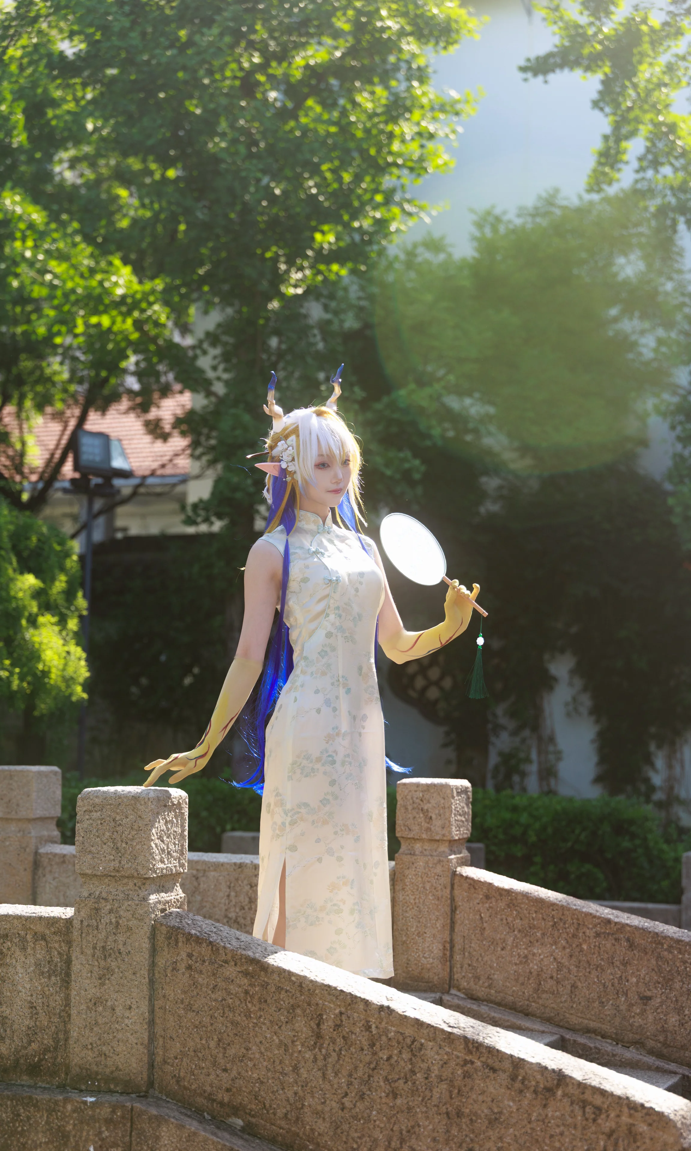 【シュ コスプレ】アークナイツ「穂光霽影」、庭園での午後のひととき