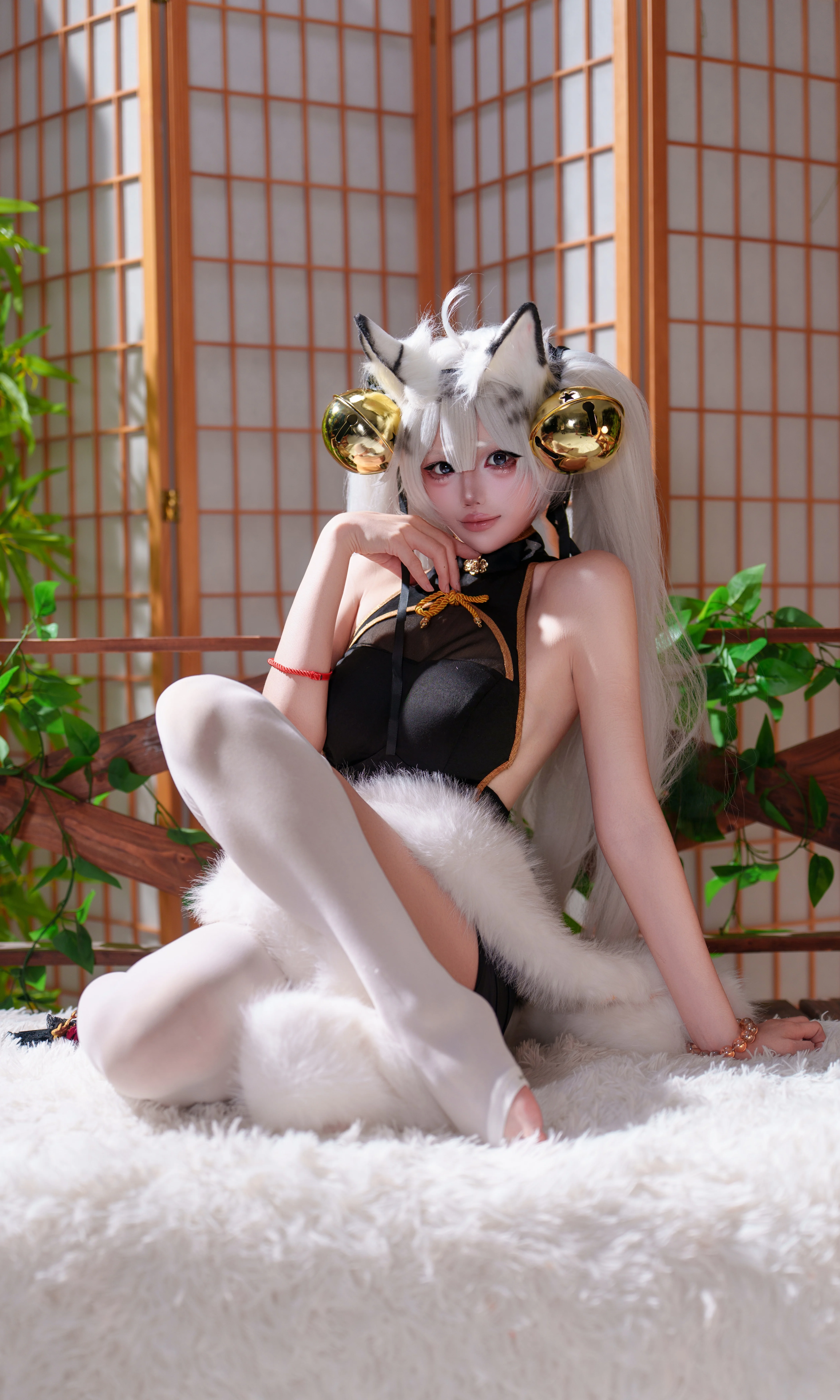 【白虎娘cos】虎啸风生，被巨大的铃铛吵到听不见快门声 - 第 3 张