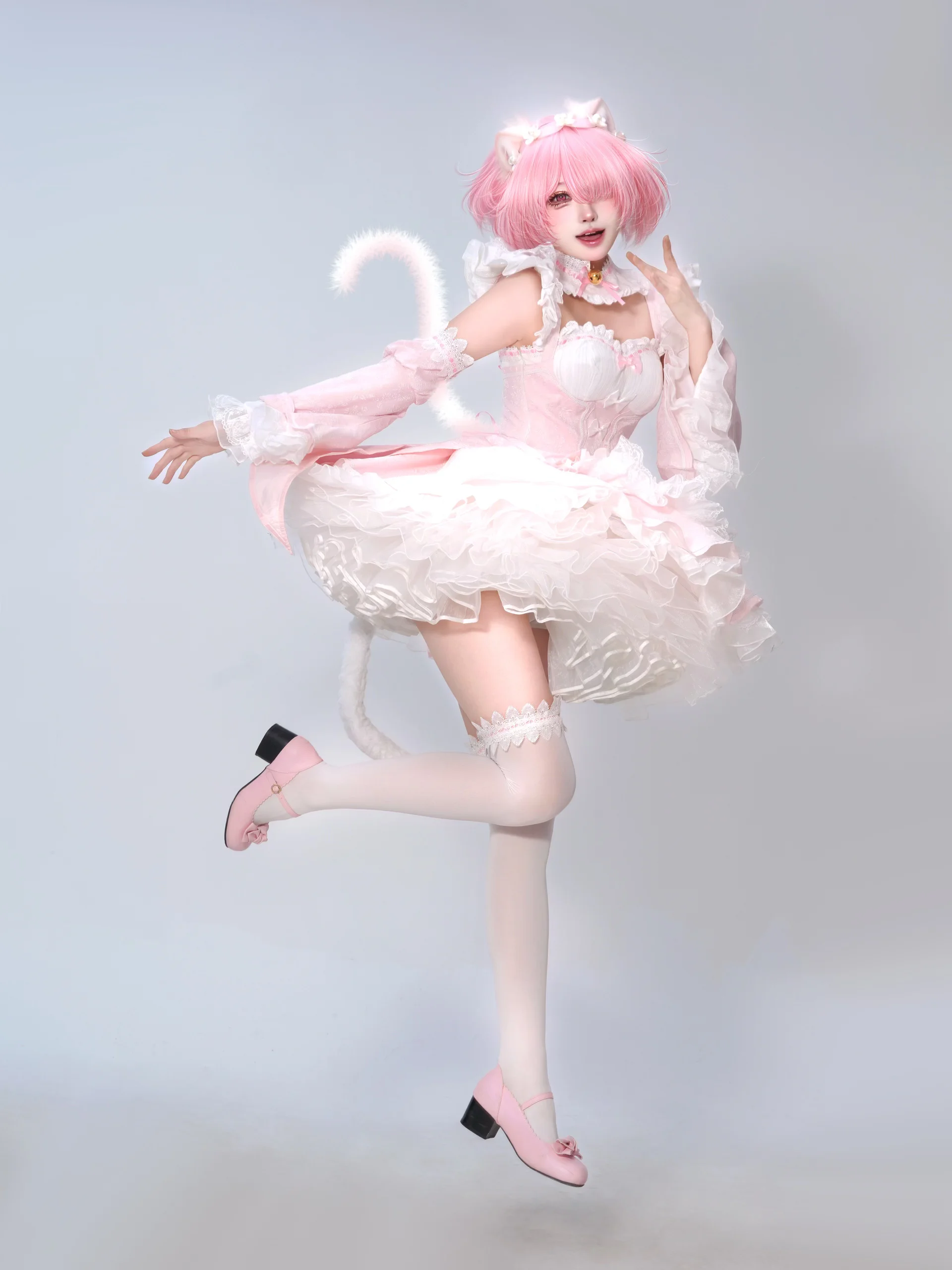 【拉姆cos】粉色貓娘私設版，棚拍動作參考 - 第 4 張