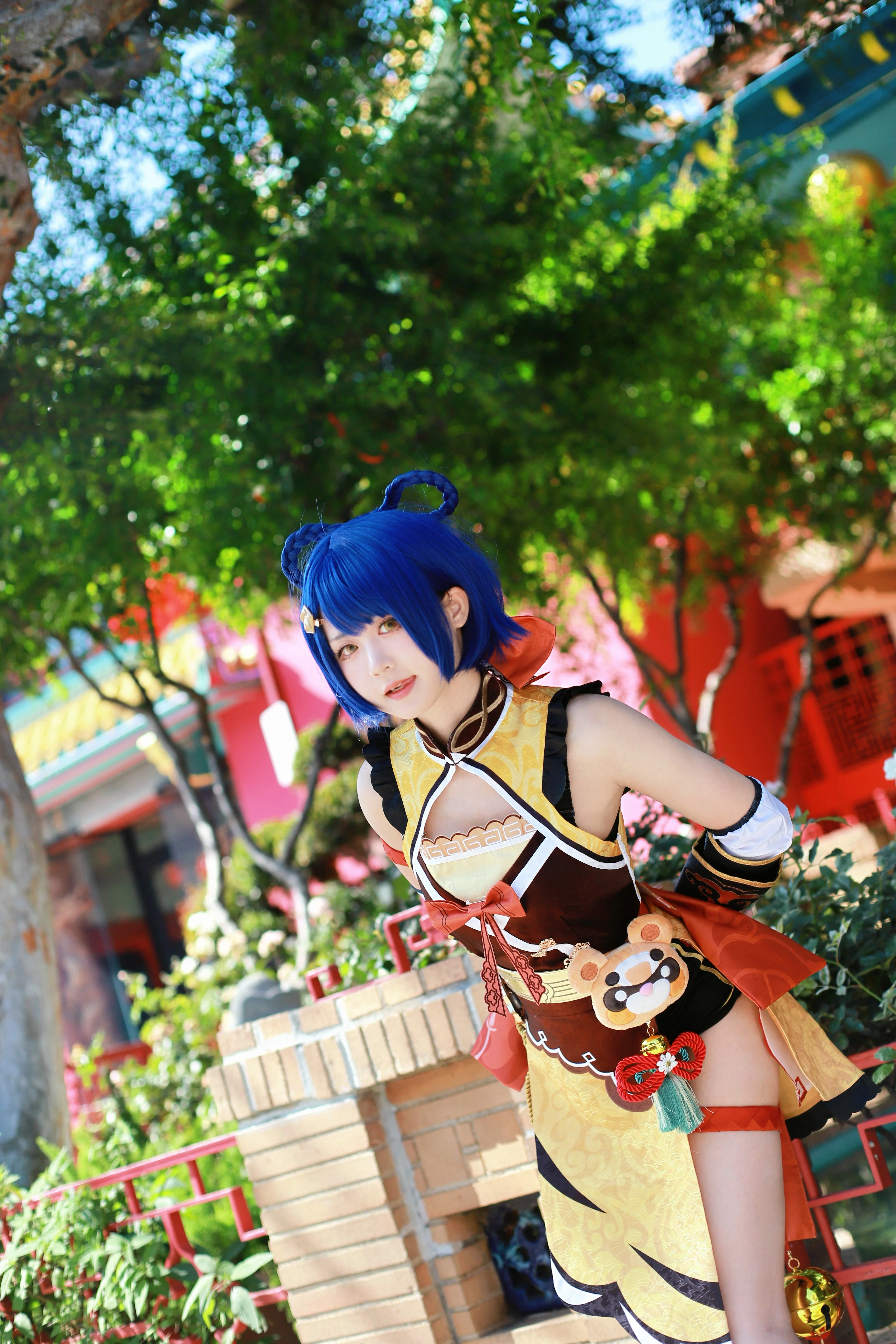 [Xiangling Cosplay] Recreating the Lively Vibe of Genshin Impact's Liyue Chef in LA Chinatown - Image 3