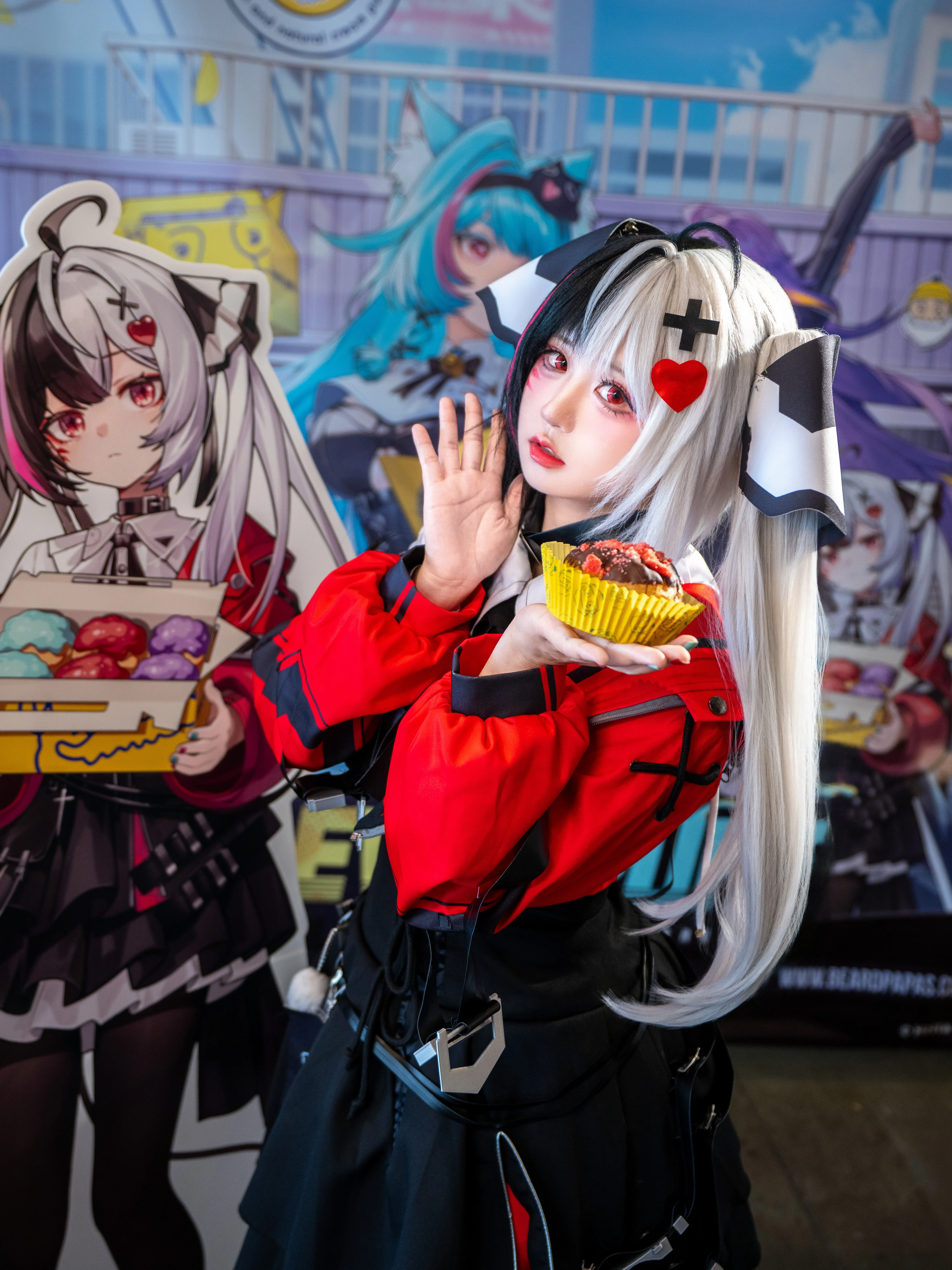 [Requiem cosplay] The Red and Black Color Palette in Neverness to Everness, Celebrating Birthday with a Tomato - Image 2