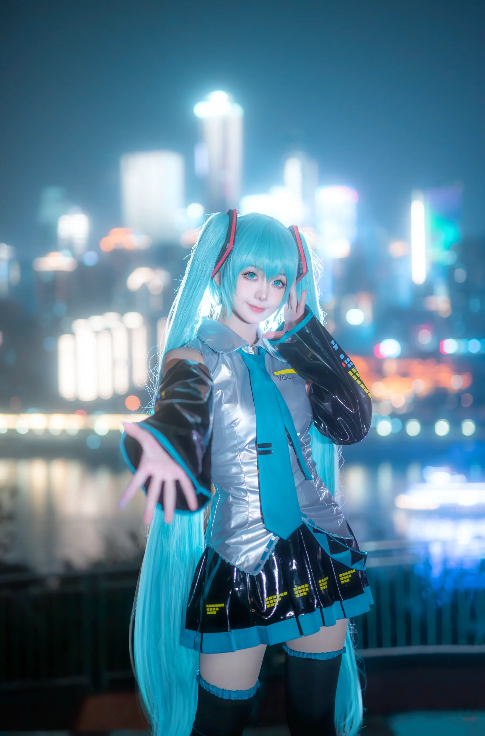 [Hatsune Miku cosplay] The Virtual Singer Under the Cyber Mountain City Nightscape