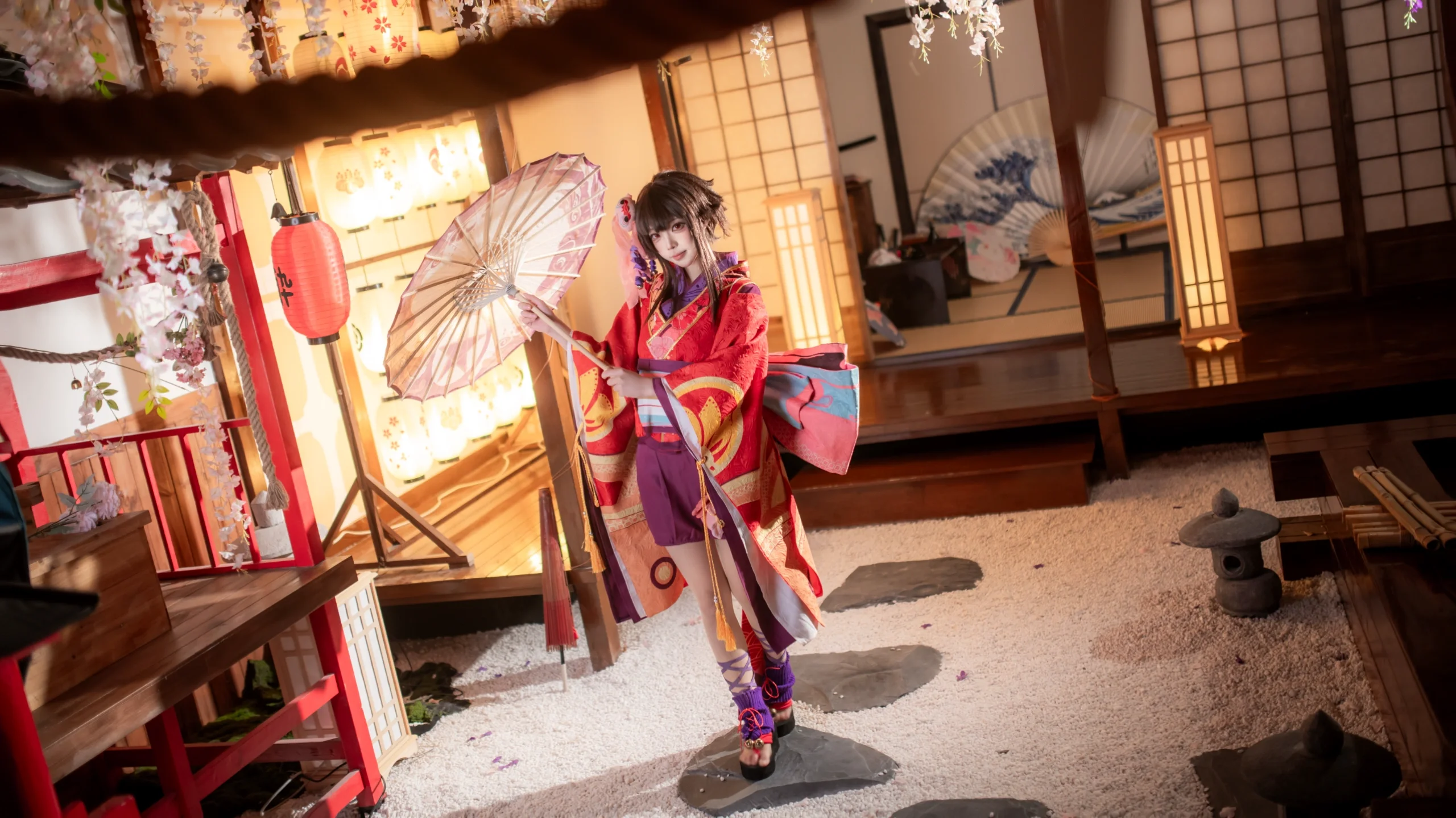 阴阳师神乐cos，和风庭院中的静谧神明感 - 第 2 张