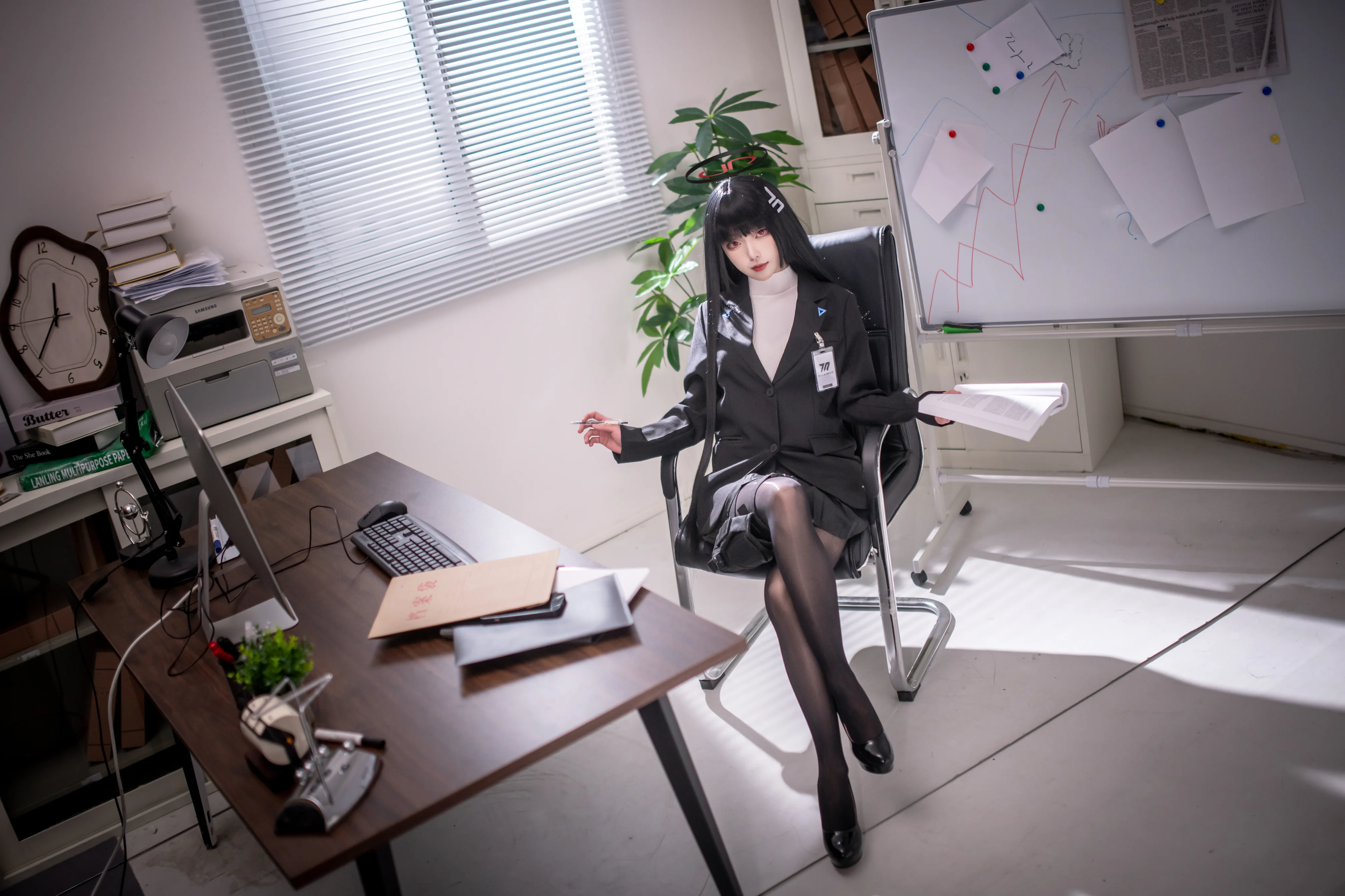 【调月莉音cos】蔚蓝档案的办公室OL日常 - 第 2 张
