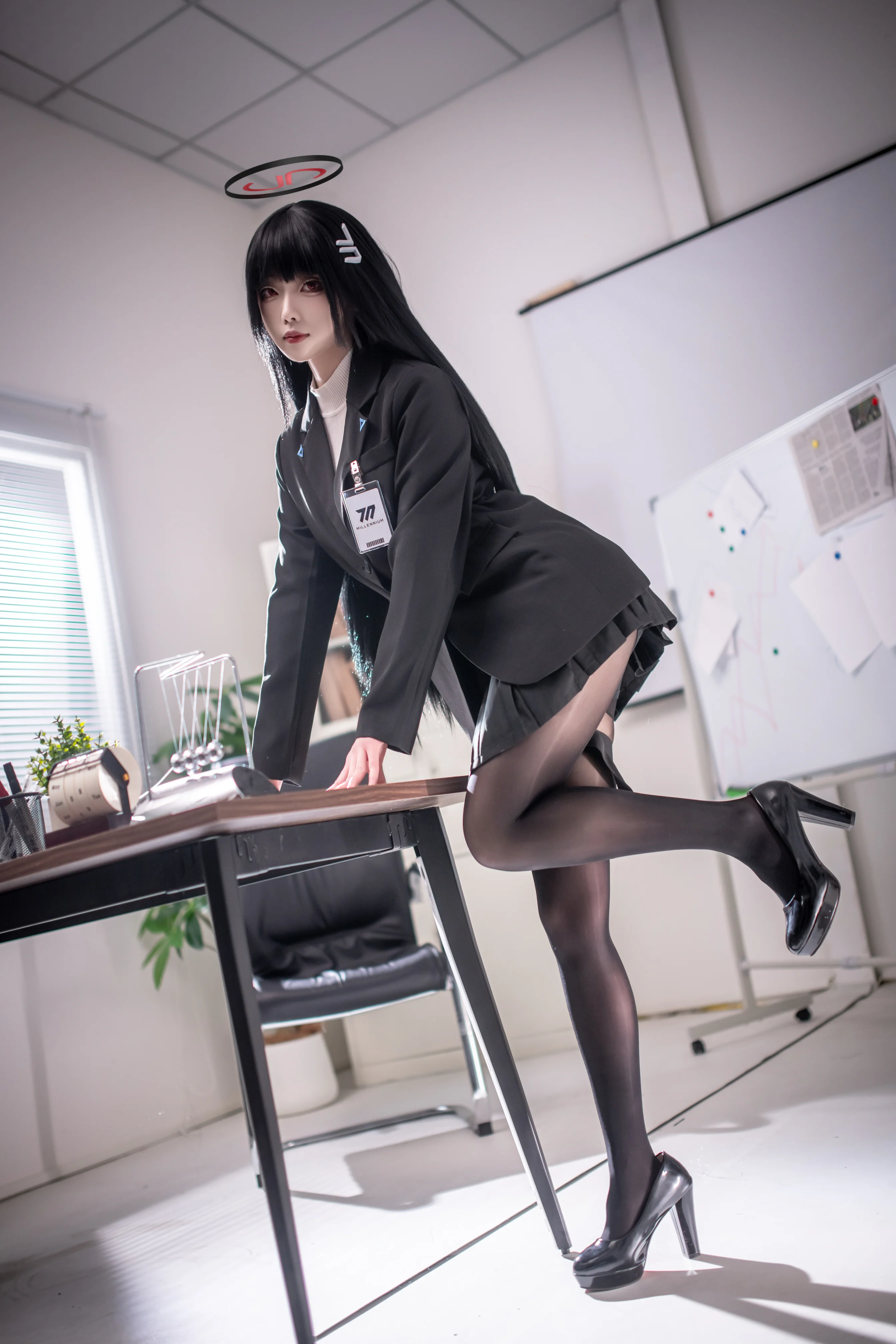 【调月莉音cos】蔚蓝档案的办公室OL日常 - 第 7 张
