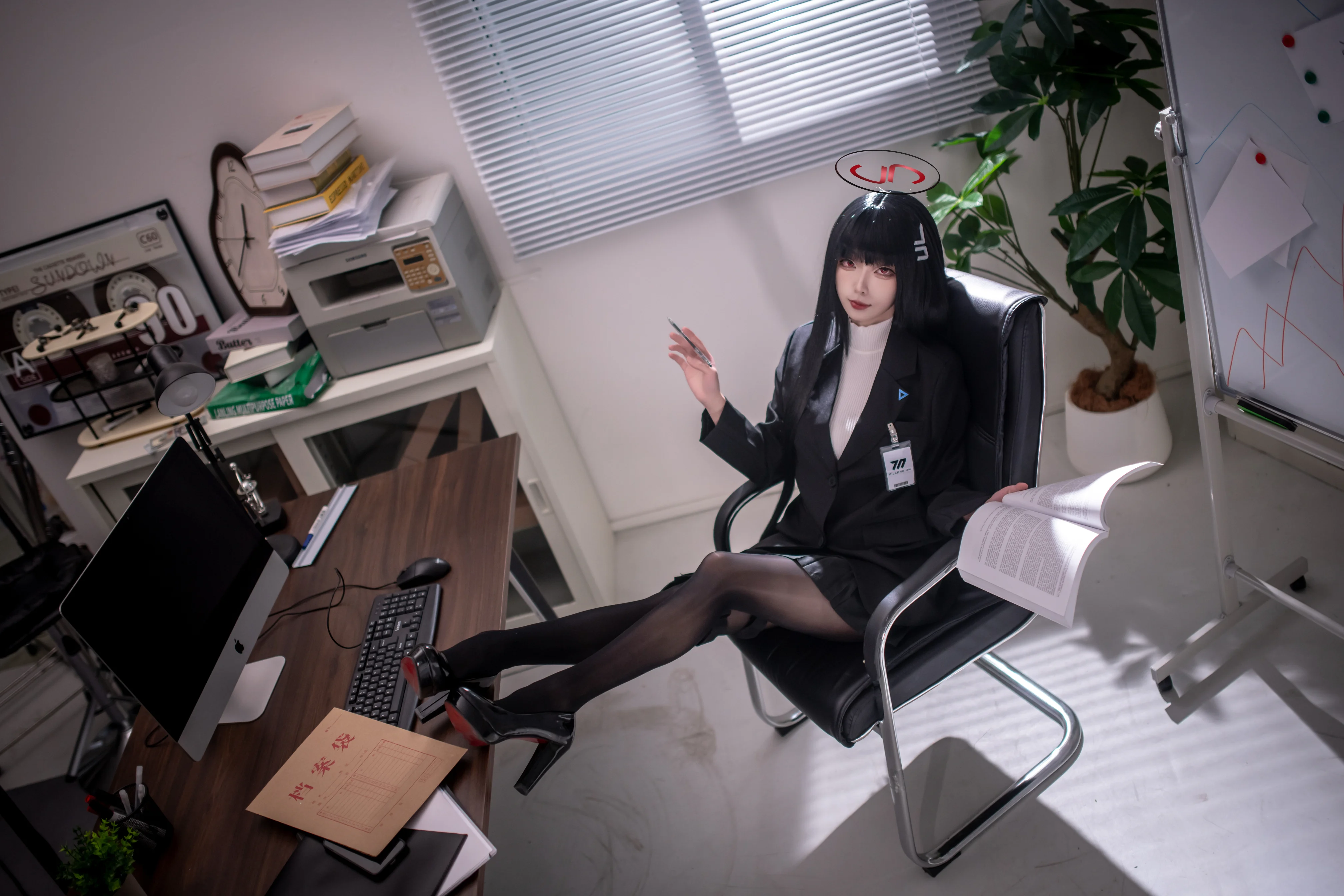 【调月莉音cos】蔚蓝档案的办公室OL日常 - 第 9 张