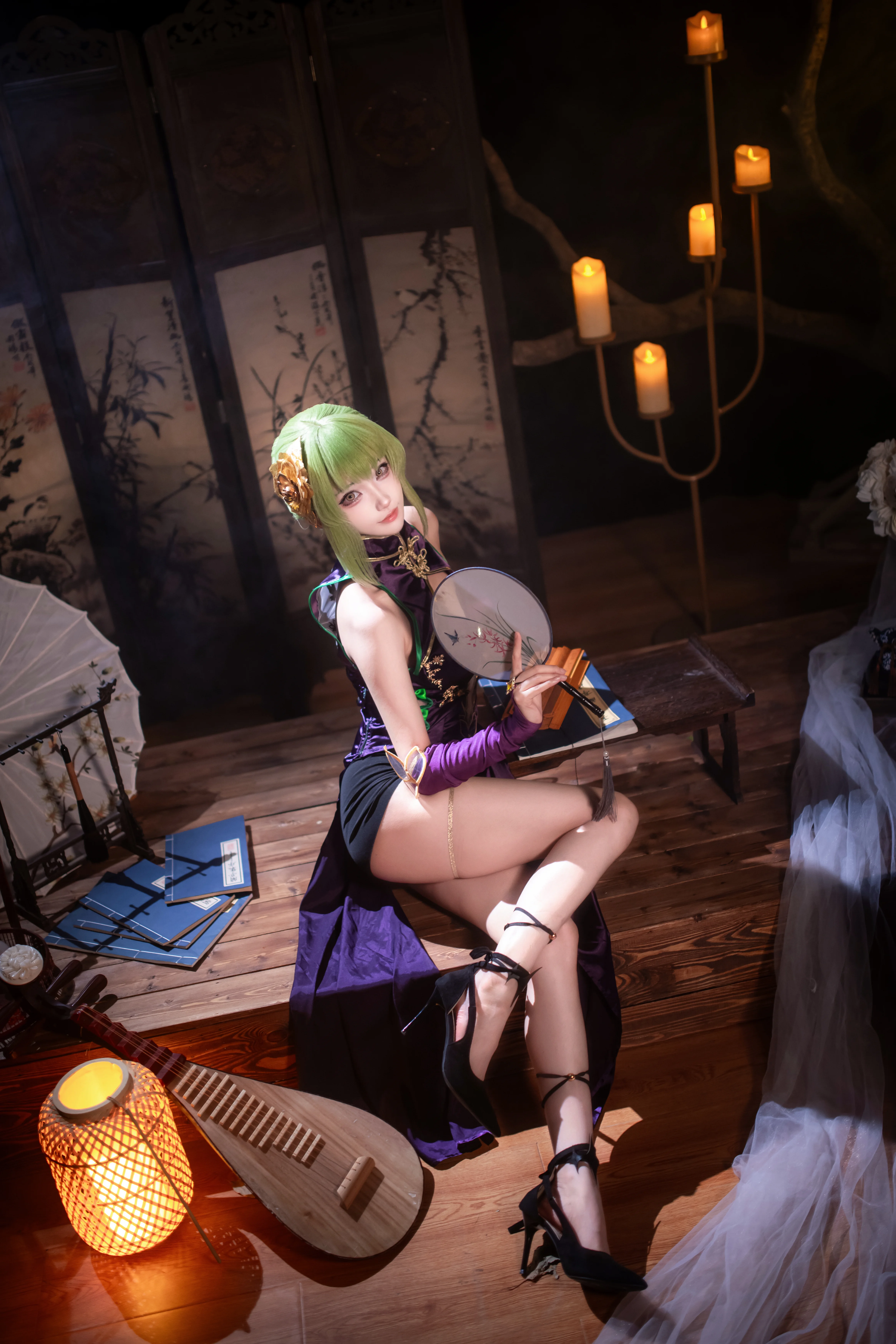 [C.C. cosplay] Code Geass: Lelouch of the Rebellion—The Witch Temperament Under a Purple Qipao - Image 2