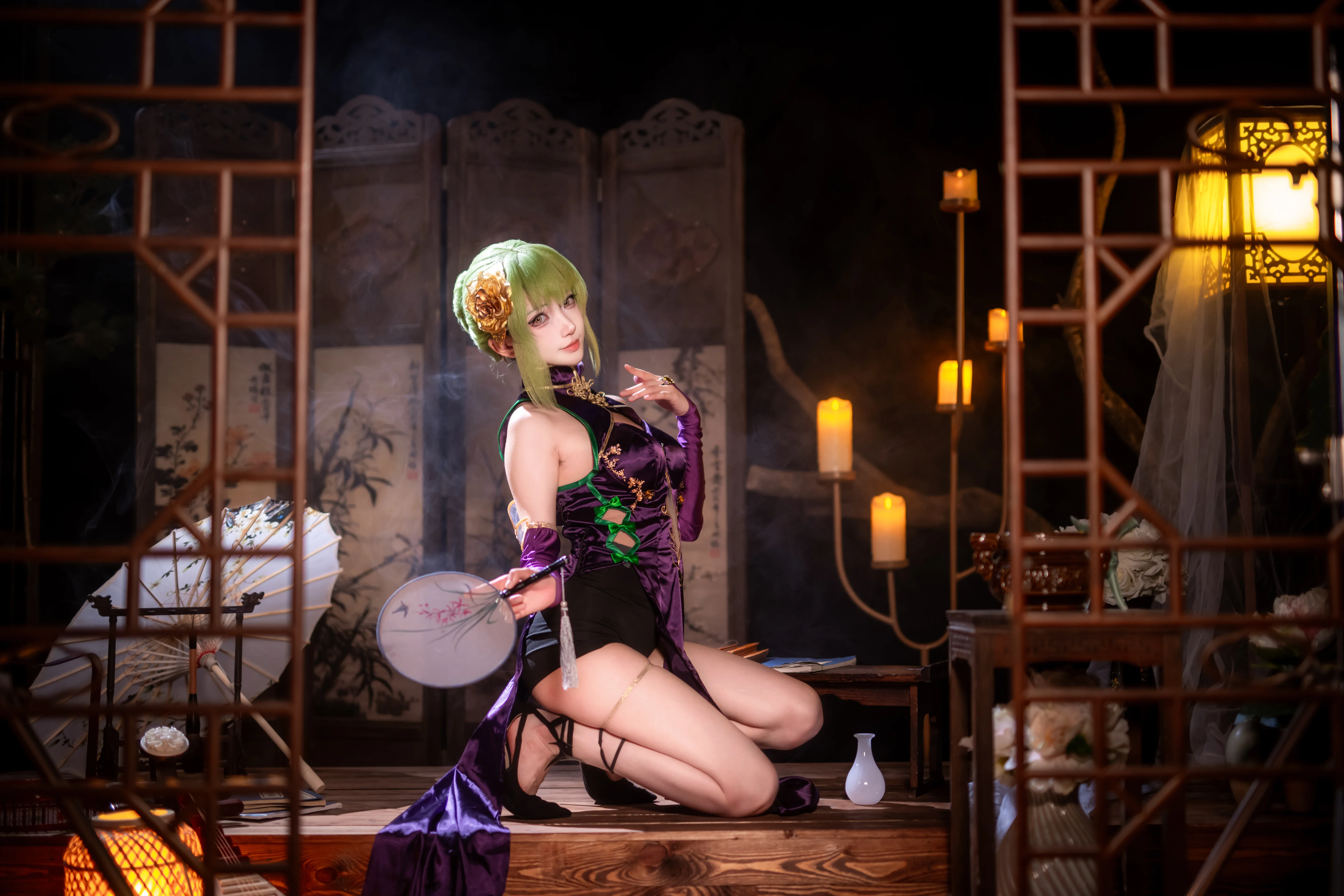 [C.C. cosplay] Code Geass: Lelouch of the Rebellion—The Witch Temperament Under a Purple Qipao - Image 4
