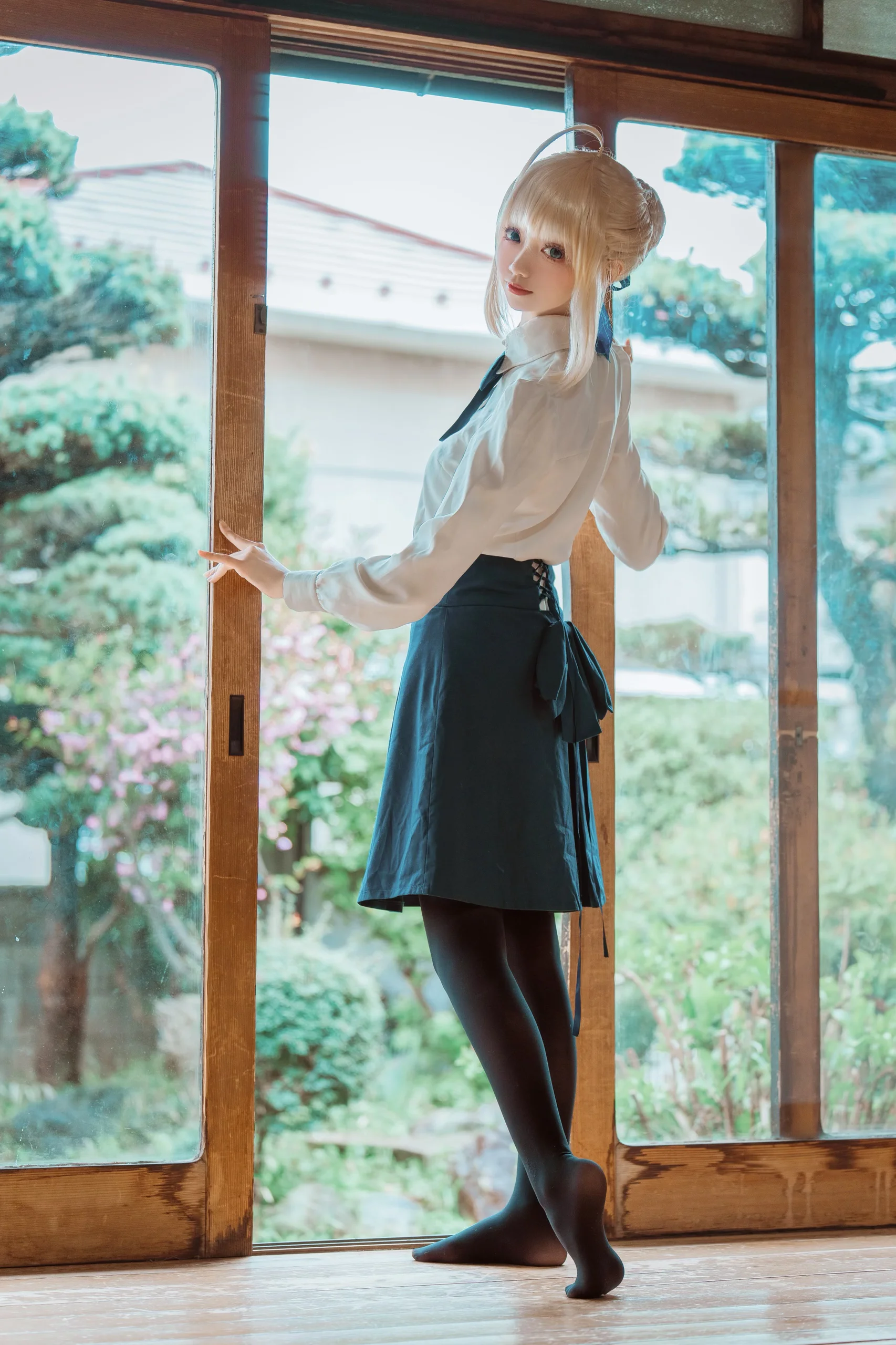 【アルトリア コスプレ】『Fate/stay night 2006年版』のクラシックな日常へ - 1 枚目