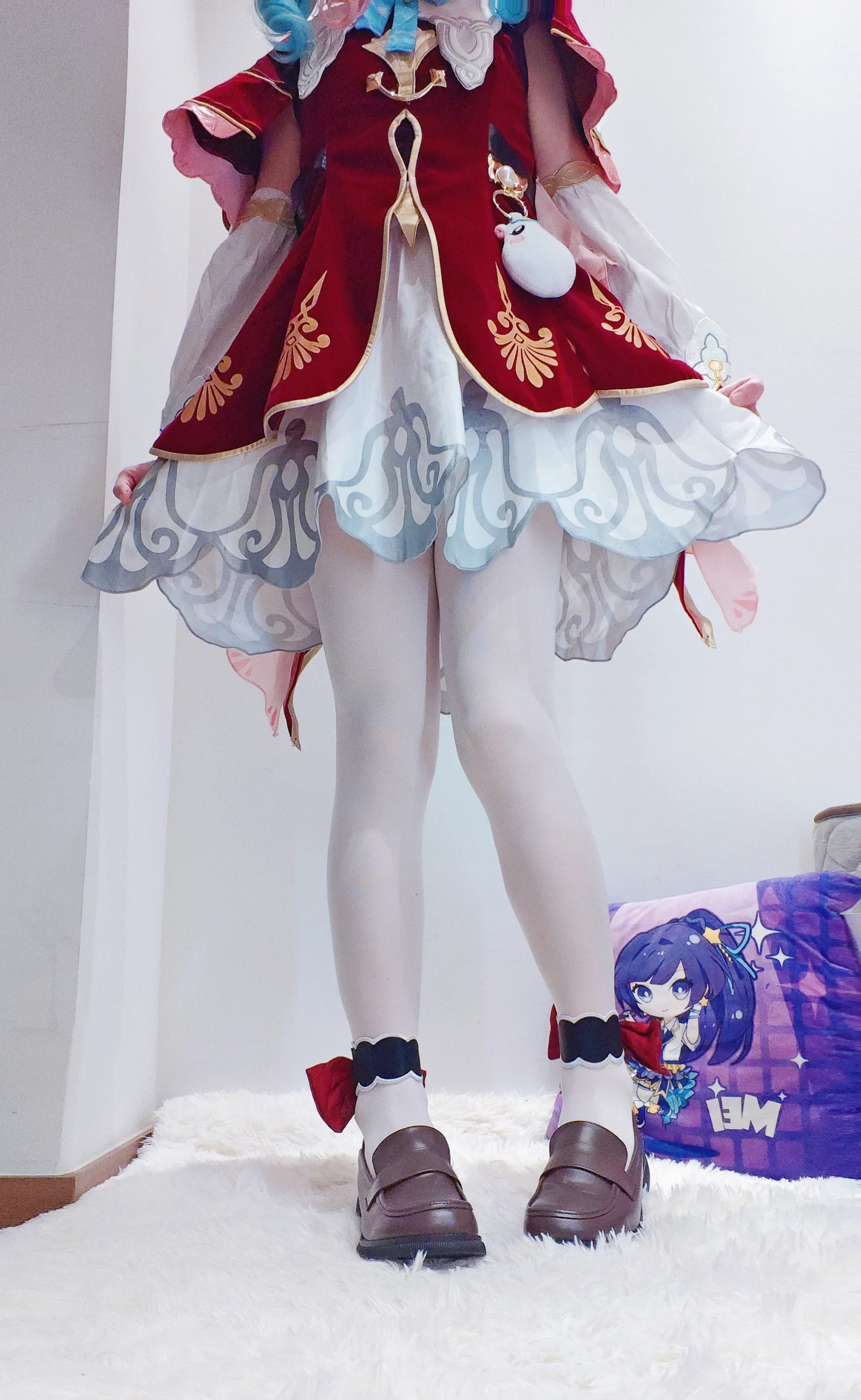 【风堇cos】崩坏星穹铁道的风宝味雪糕，白丝与红裙的搭配