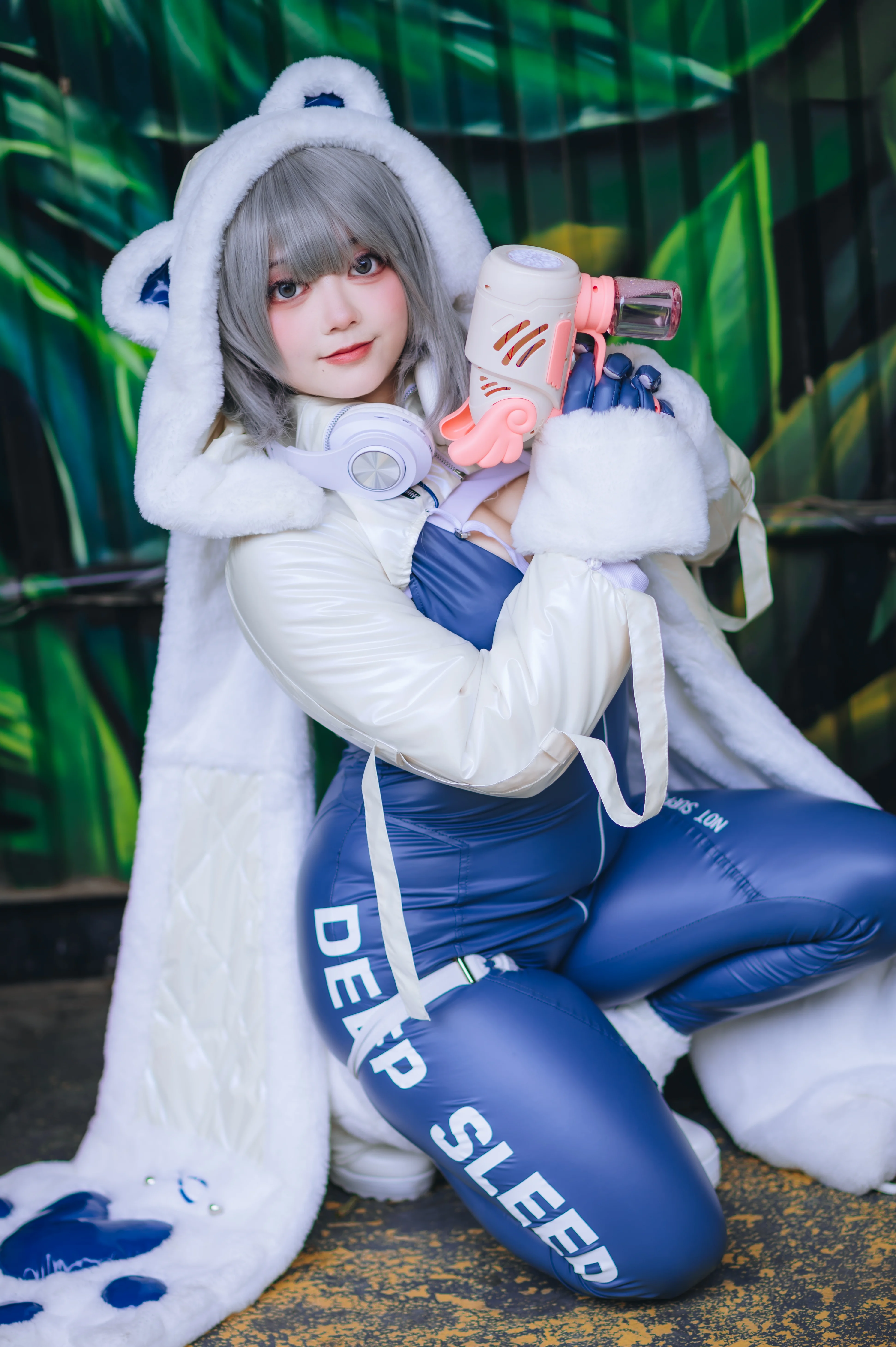 【尼夫cos】胜利女神妮姬里的白熊少女，这套装备太有安全感了 - 第 2 张