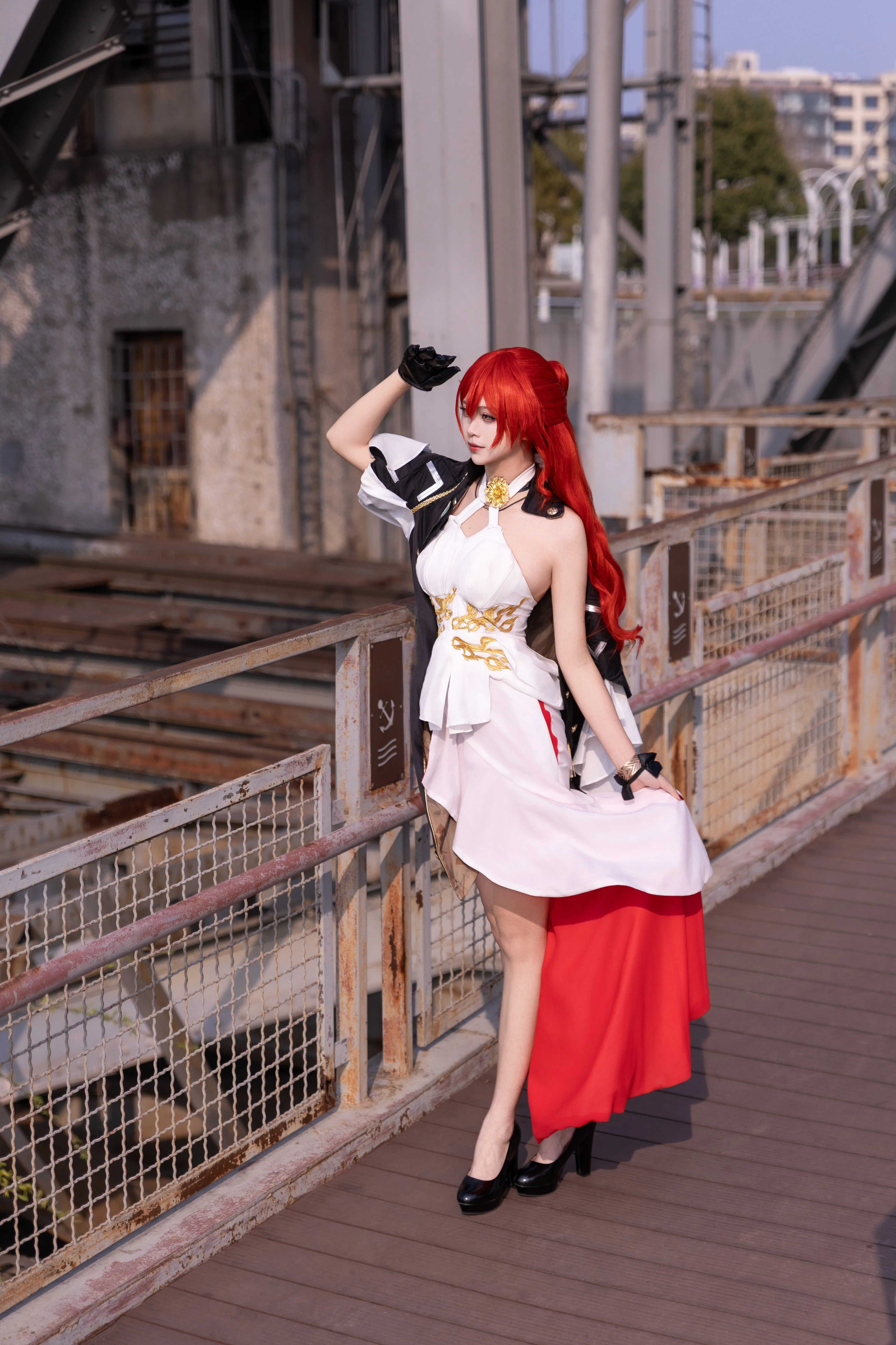 【姬子cos】展现崩坏星穹铁道中的知性优雅