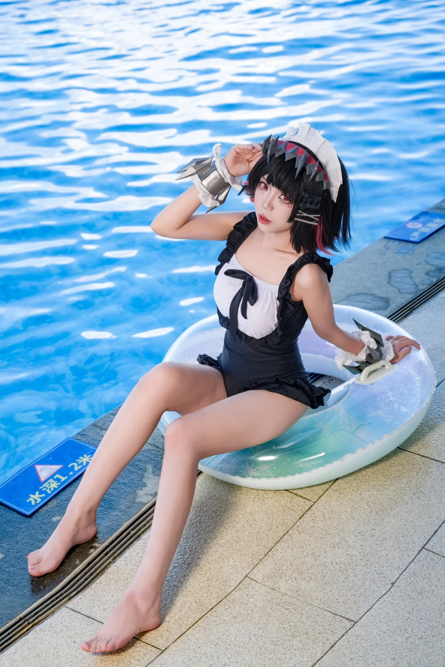 【艾莲乔cos】暂停家政，鲨鱼妹的夏日泳池假期 - 第 1 张