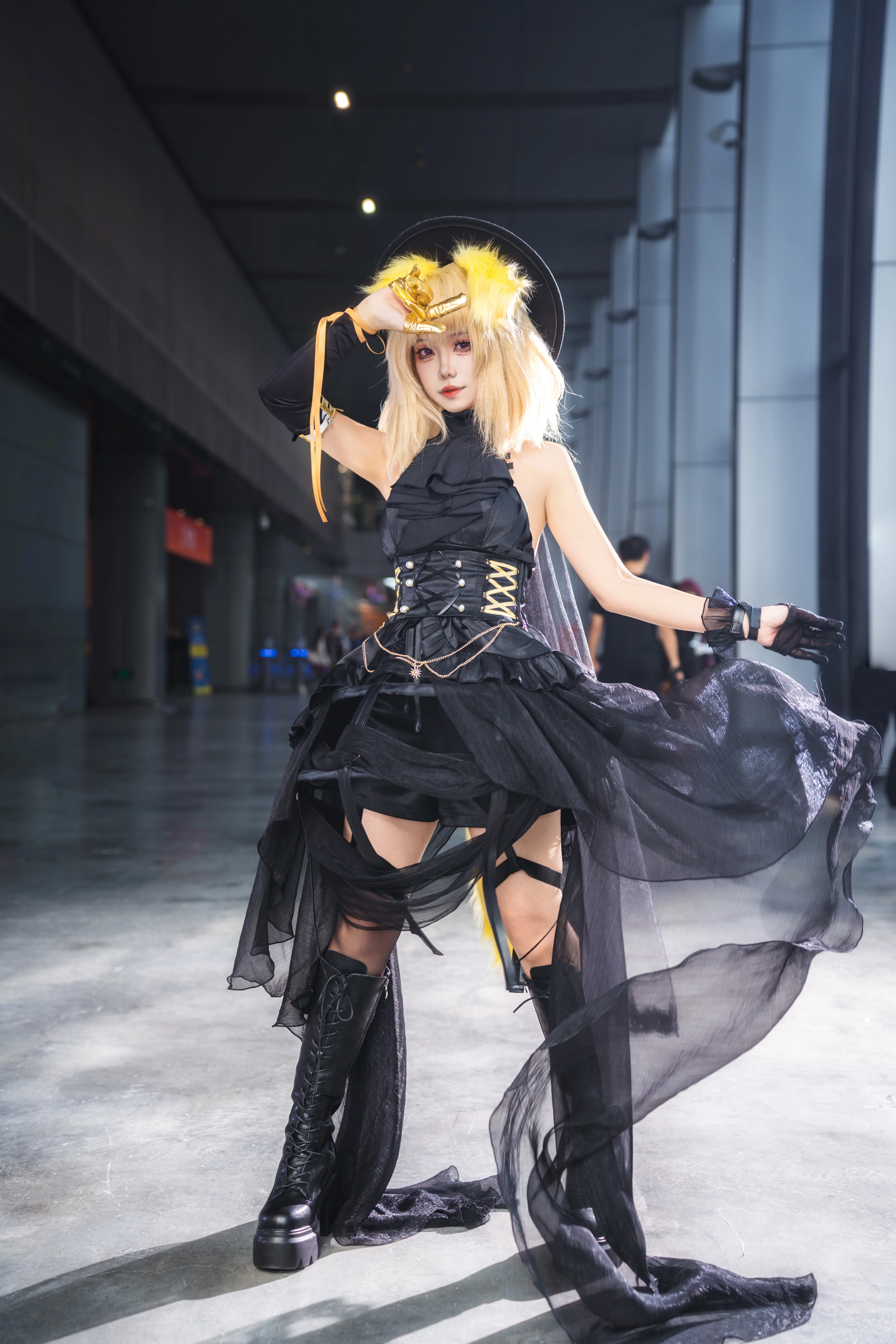 【三角初華コスプレ】アークナイツコラボ 籠の中の歌姫、黒金の配色が本当に質感抜群 - 3 枚目