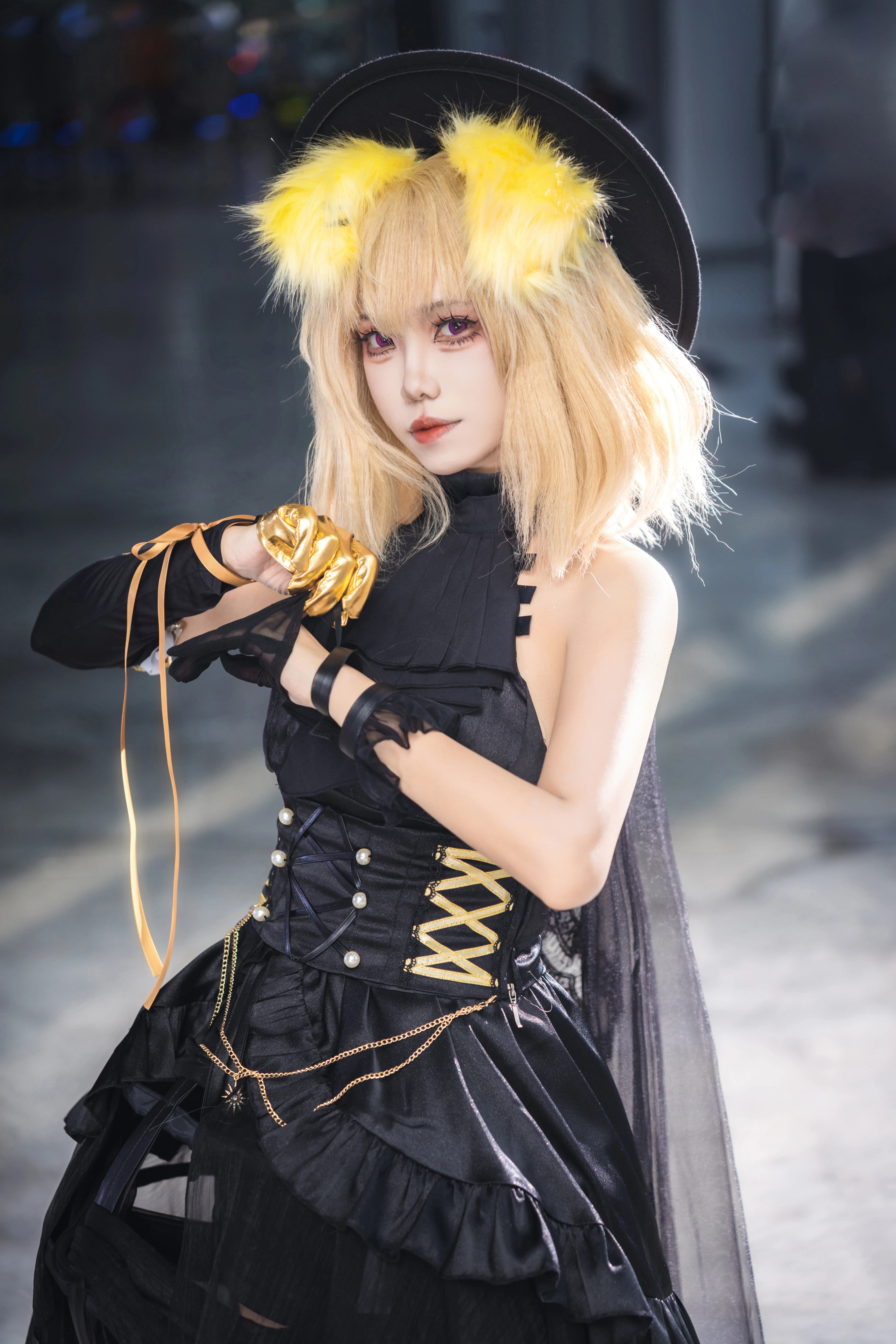 【三角初華コスプレ】アークナイツコラボ 籠の中の歌姫、黒金の配色が本当に質感抜群 - 4 枚目