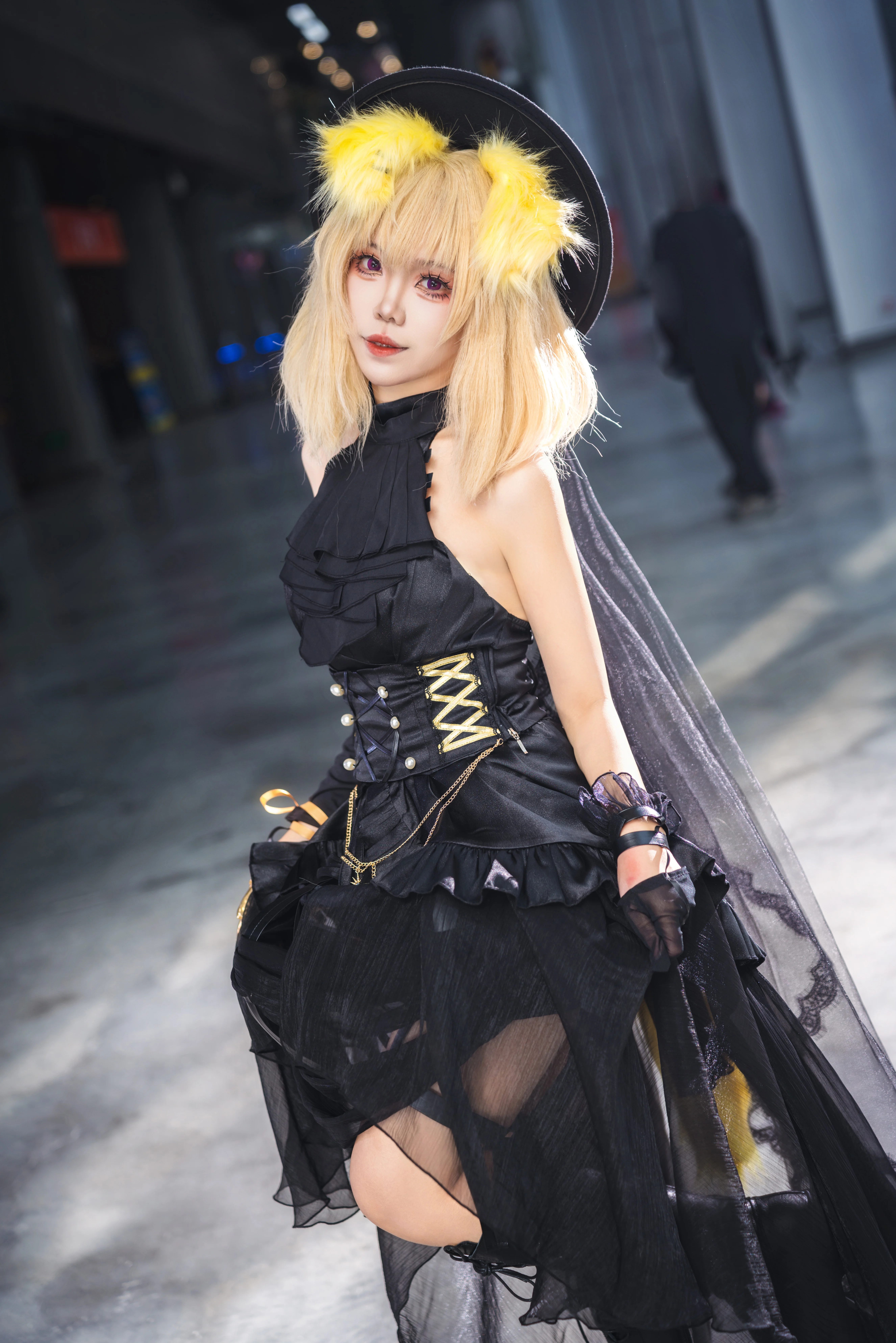 【三角初華コスプレ】アークナイツコラボ 籠の中の歌姫、黒金の配色が本当に質感抜群 - 5 枚目