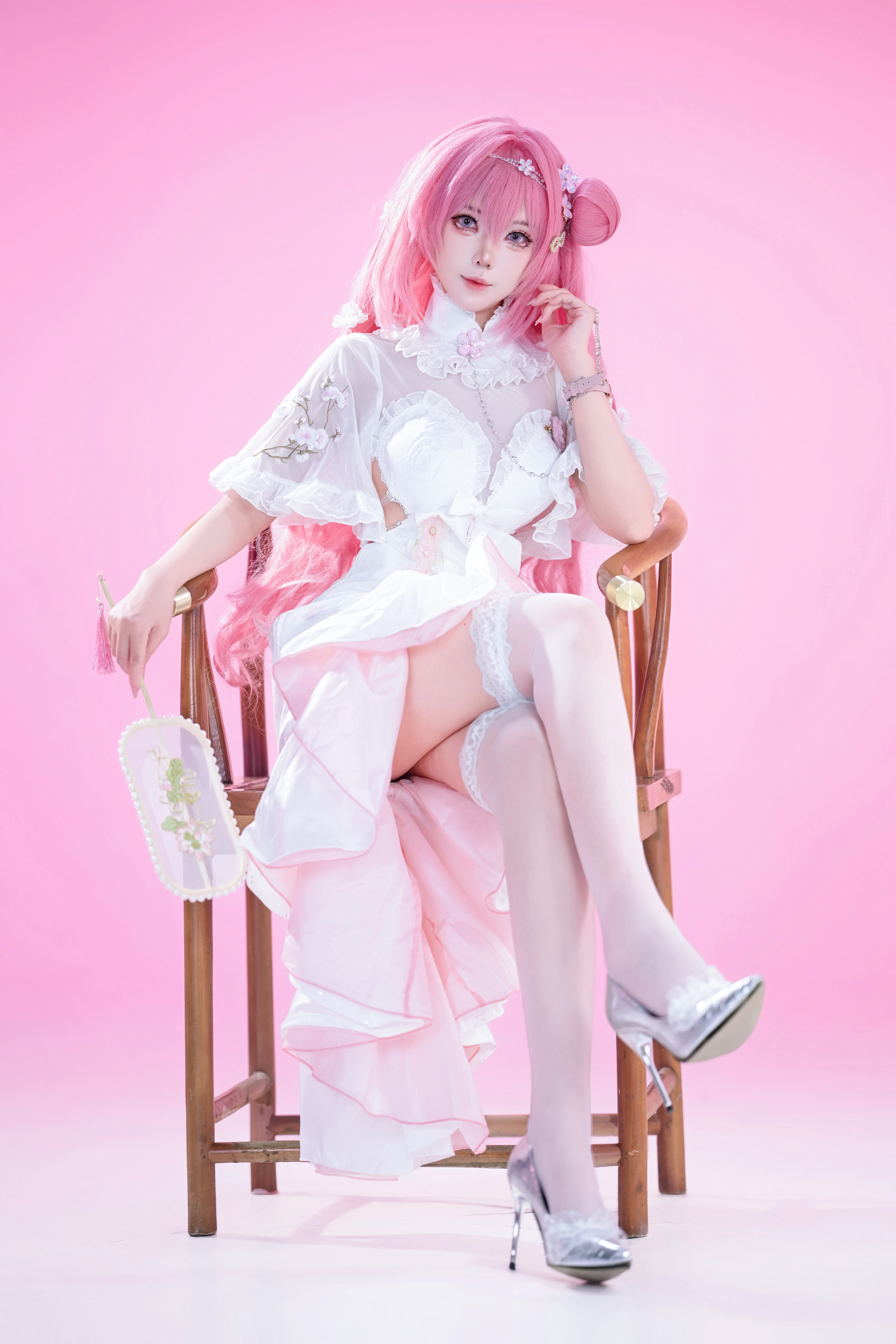 【ドロシーコスプレ】勝利の女神：NIKKEの「宴桃源」新衣装