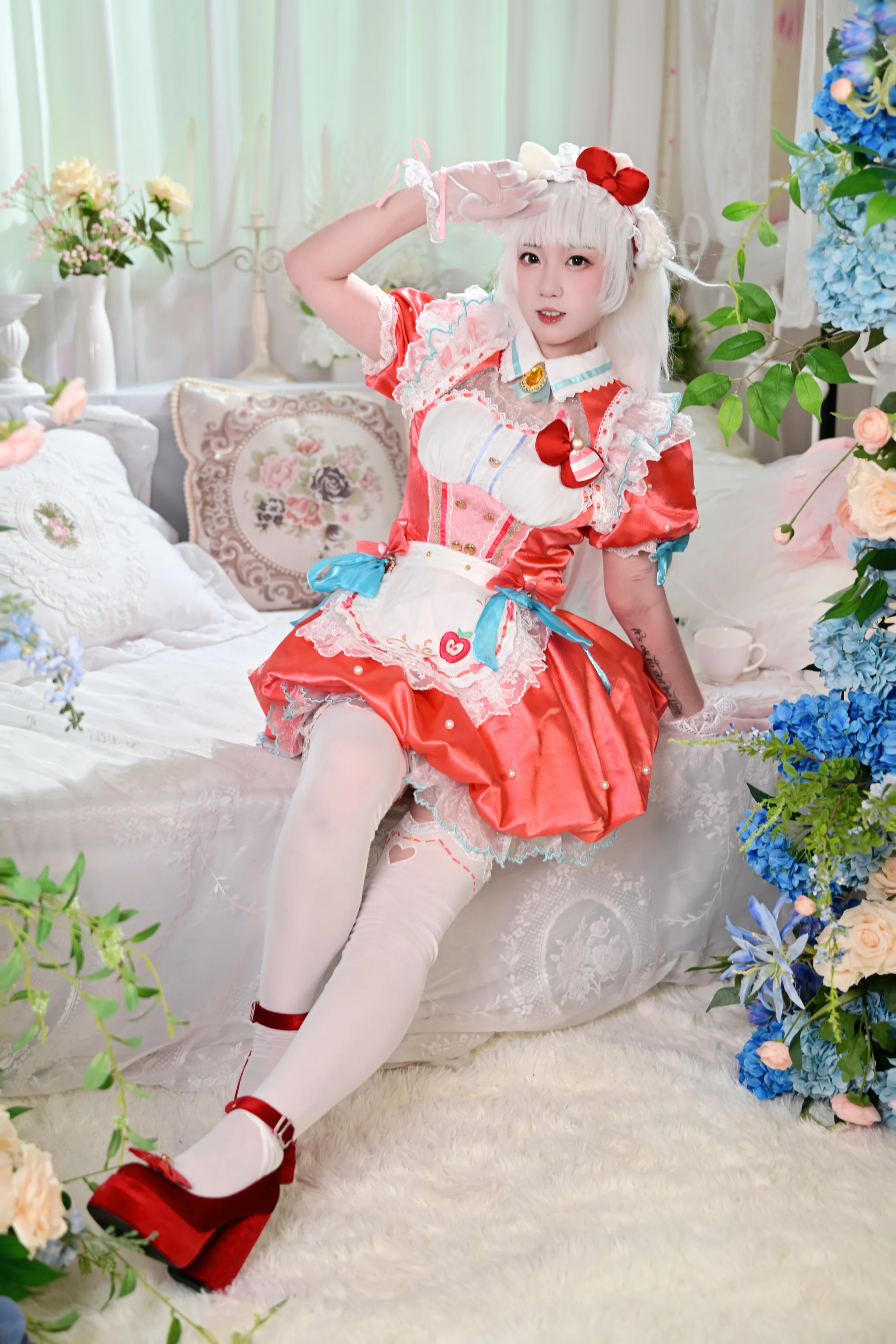 【胡桃コスプレ】NARAKA: BLADEPOINT サンリオコラボ、幻想的なドレスの撮影シェア