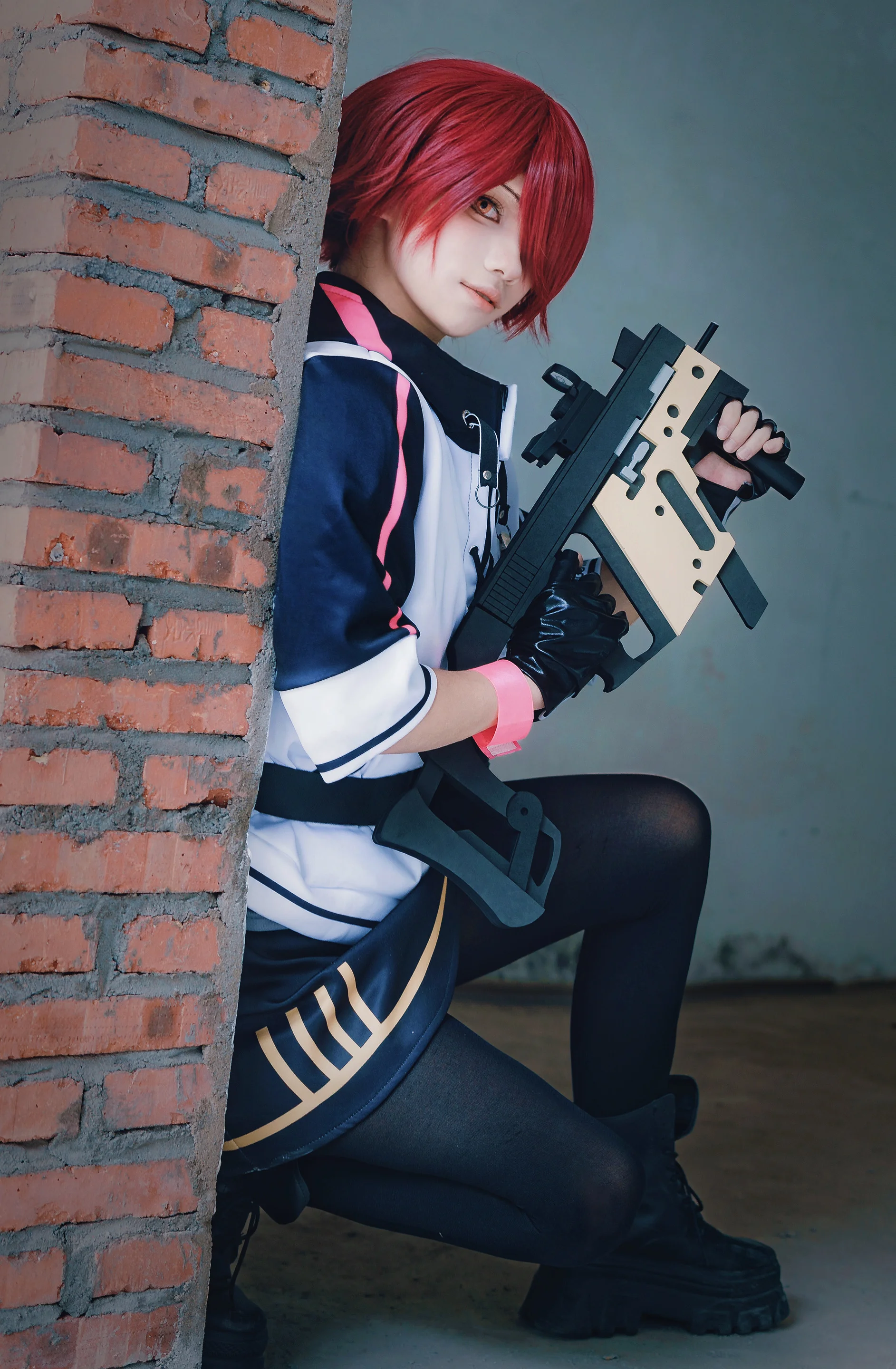 【Arknights Exusiai Cosplay】Red-Haired Angel, the Outdoor Daily Life of a Penguin Logistics Operator - Image 10
