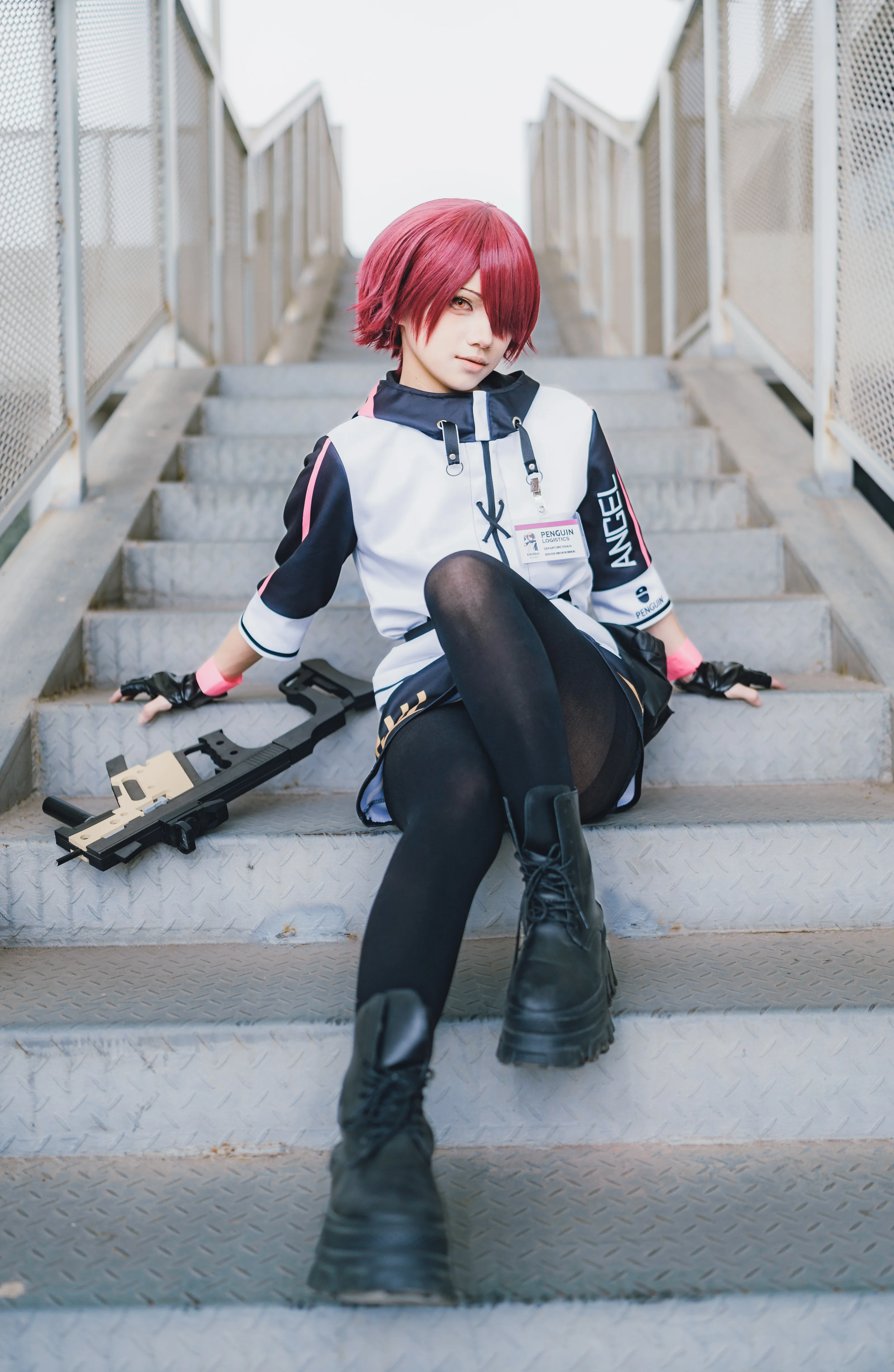 【Arknights Exusiai Cosplay】Red-Haired Angel, the Outdoor Daily Life of a Penguin Logistics Operator - Image 6