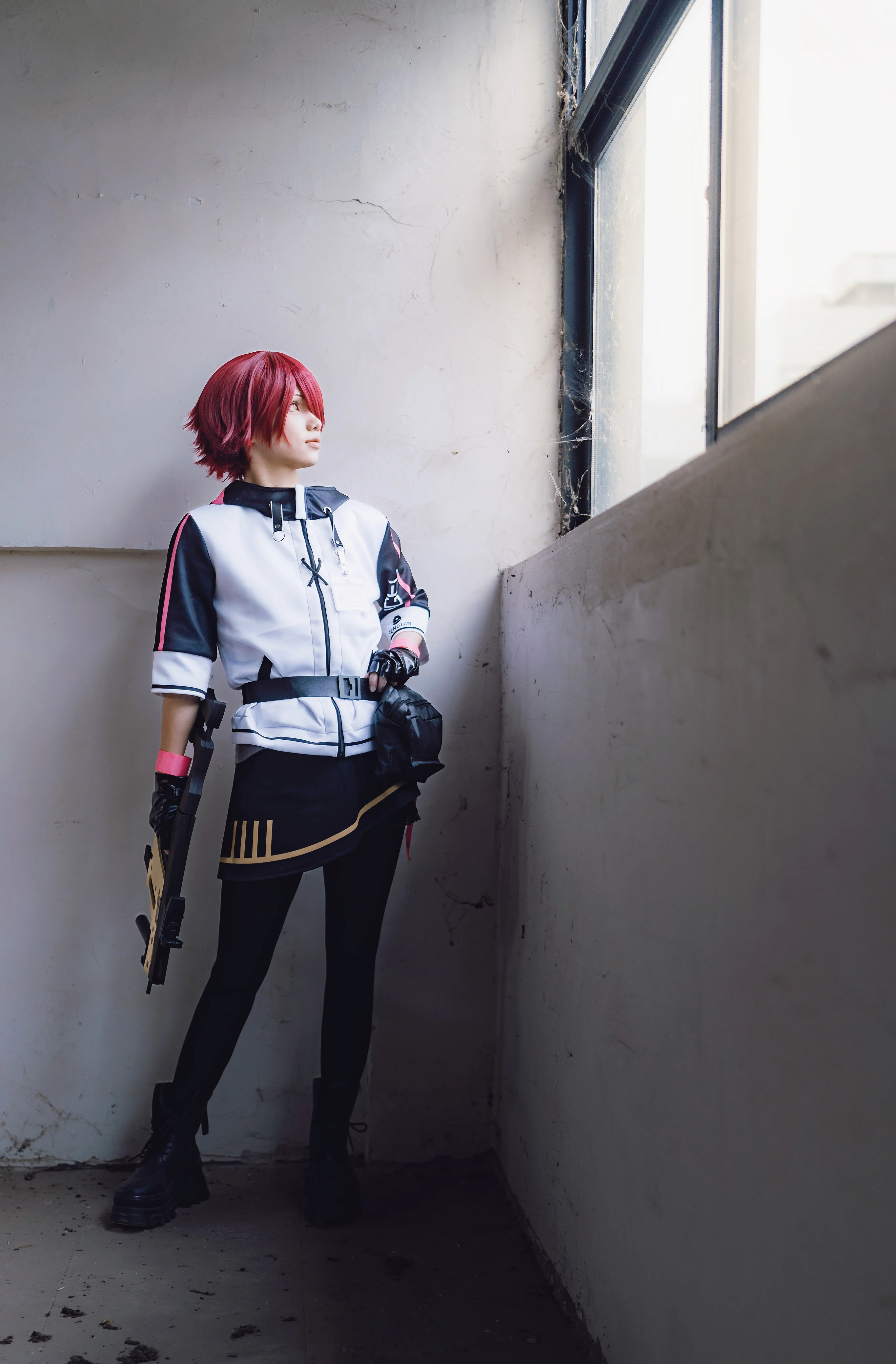 【Arknights Exusiai Cosplay】Red-Haired Angel, the Outdoor Daily Life of a Penguin Logistics Operator - Image 7
