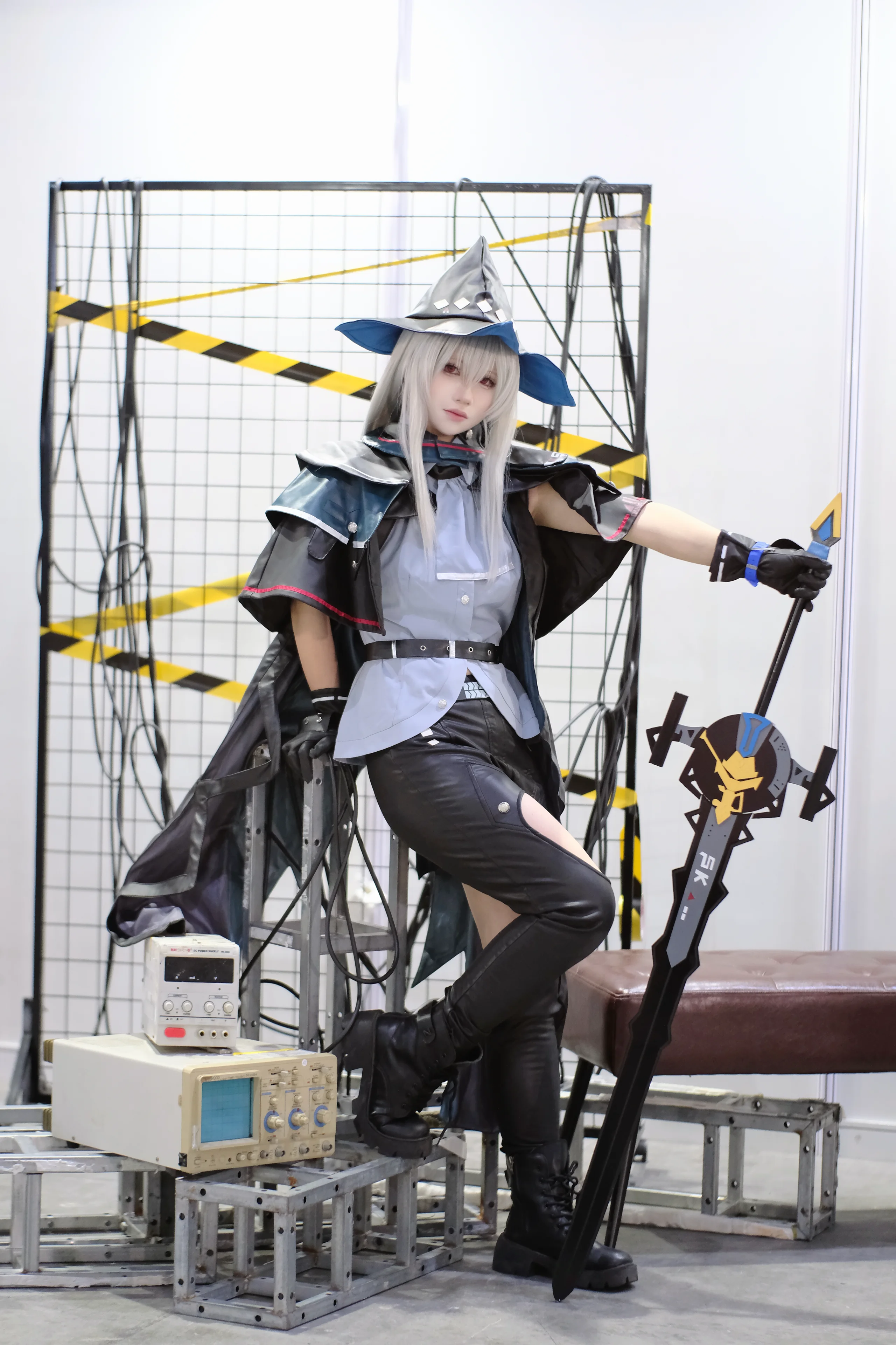 【斯卡蒂cos】拿着长剑在工业风角落拍了一套场照 - 第 2 张