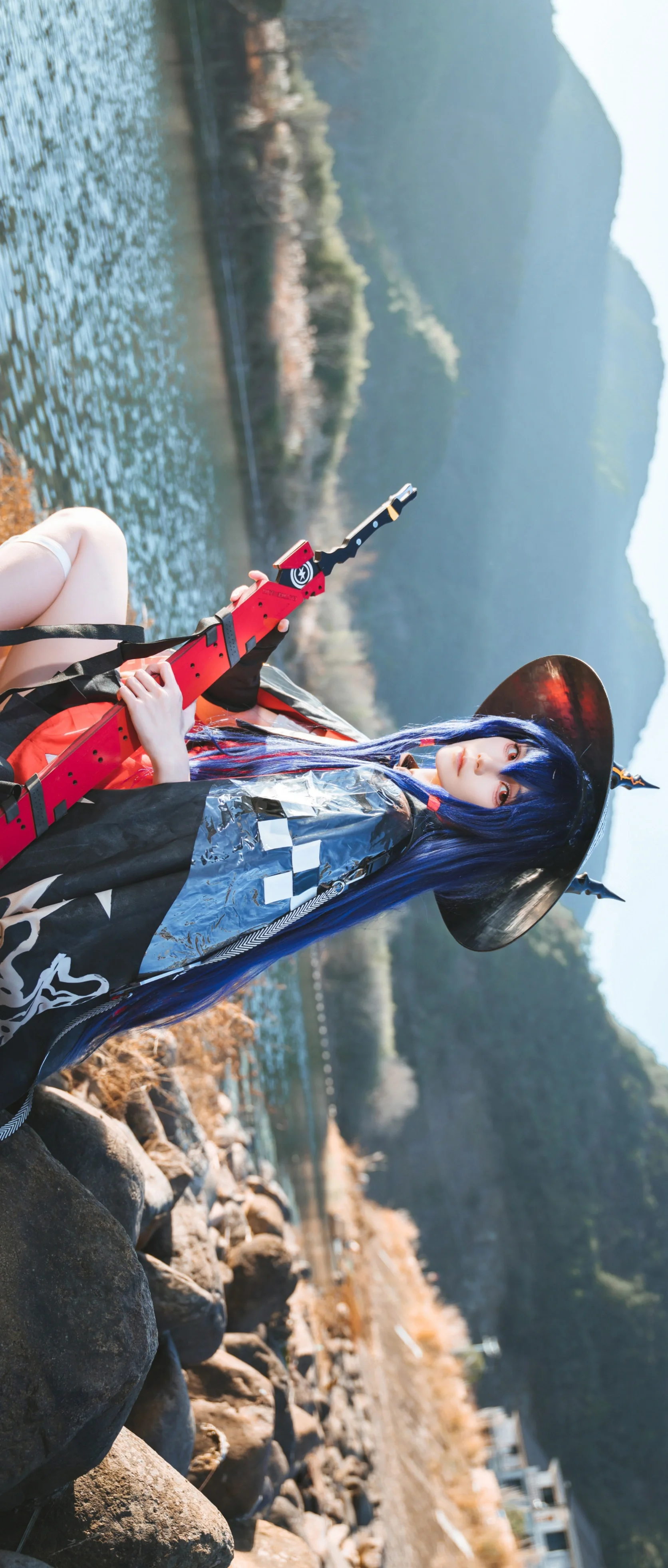 [Ch'en cosplay] Arknights Lungmen Guard Department Swordsman Frozen Between Mountains and Waters - Image 2