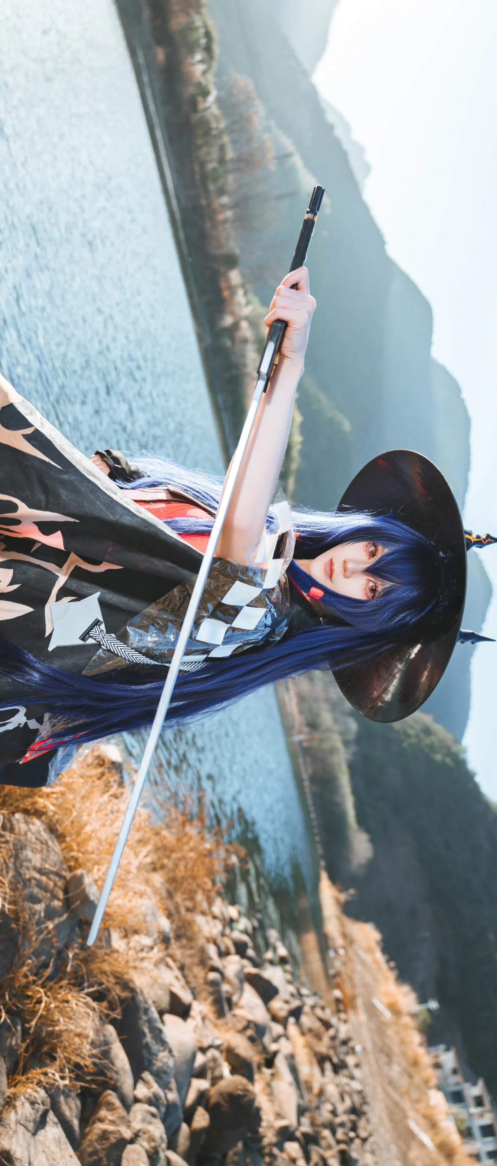 [Ch'en cosplay] Arknights Lungmen Guard Department Swordsman Frozen Between Mountains and Waters - Image 3