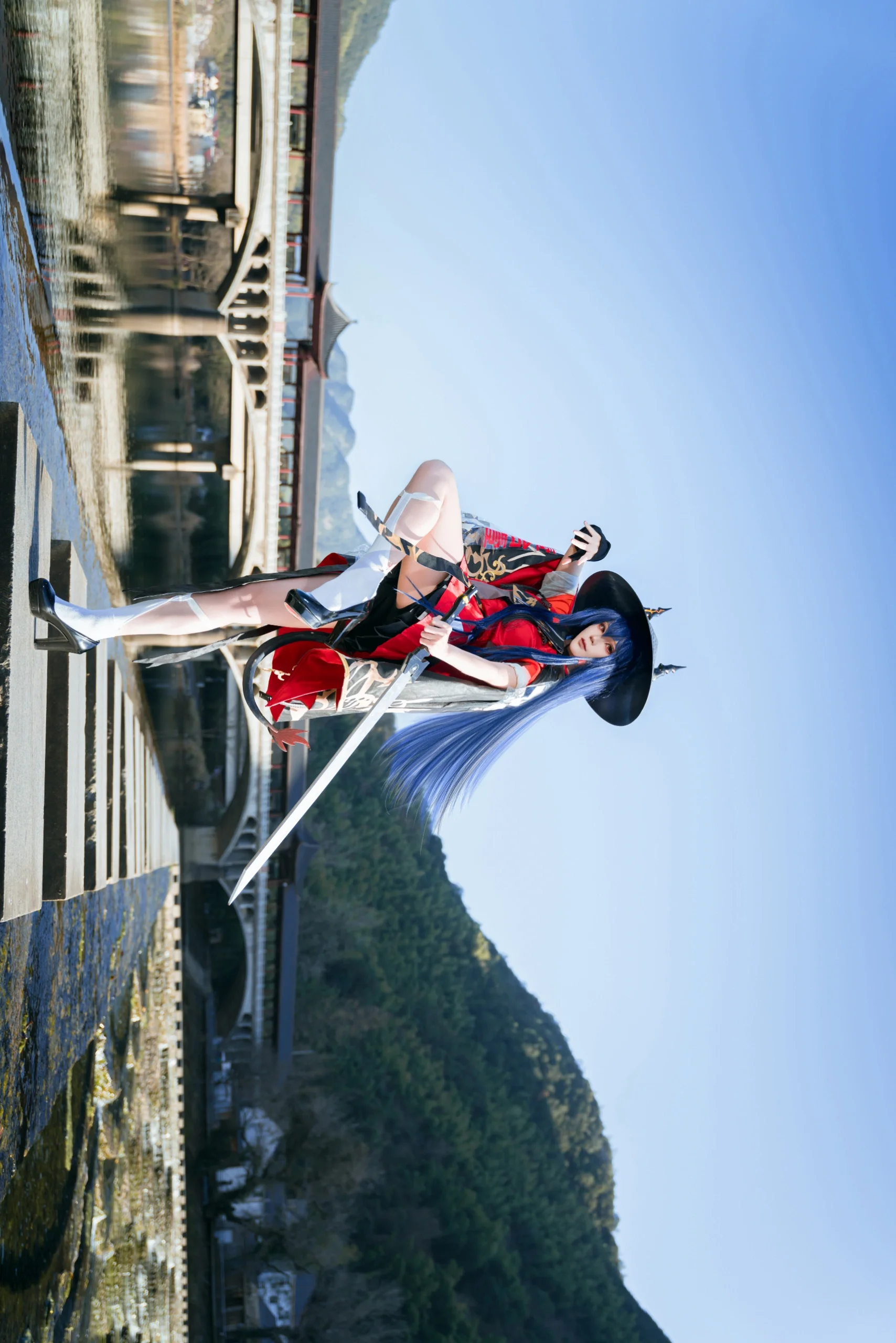 [Ch'en cosplay] Arknights Lungmen Guard Department Swordsman Frozen Between Mountains and Waters