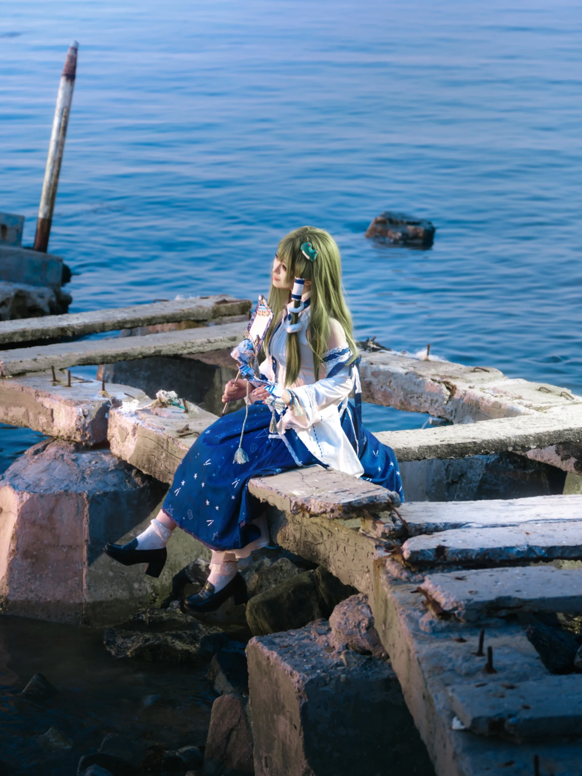 【东风谷早苗cos】海边的蓝白风，这次真的吹到了现实 - 第 1 张