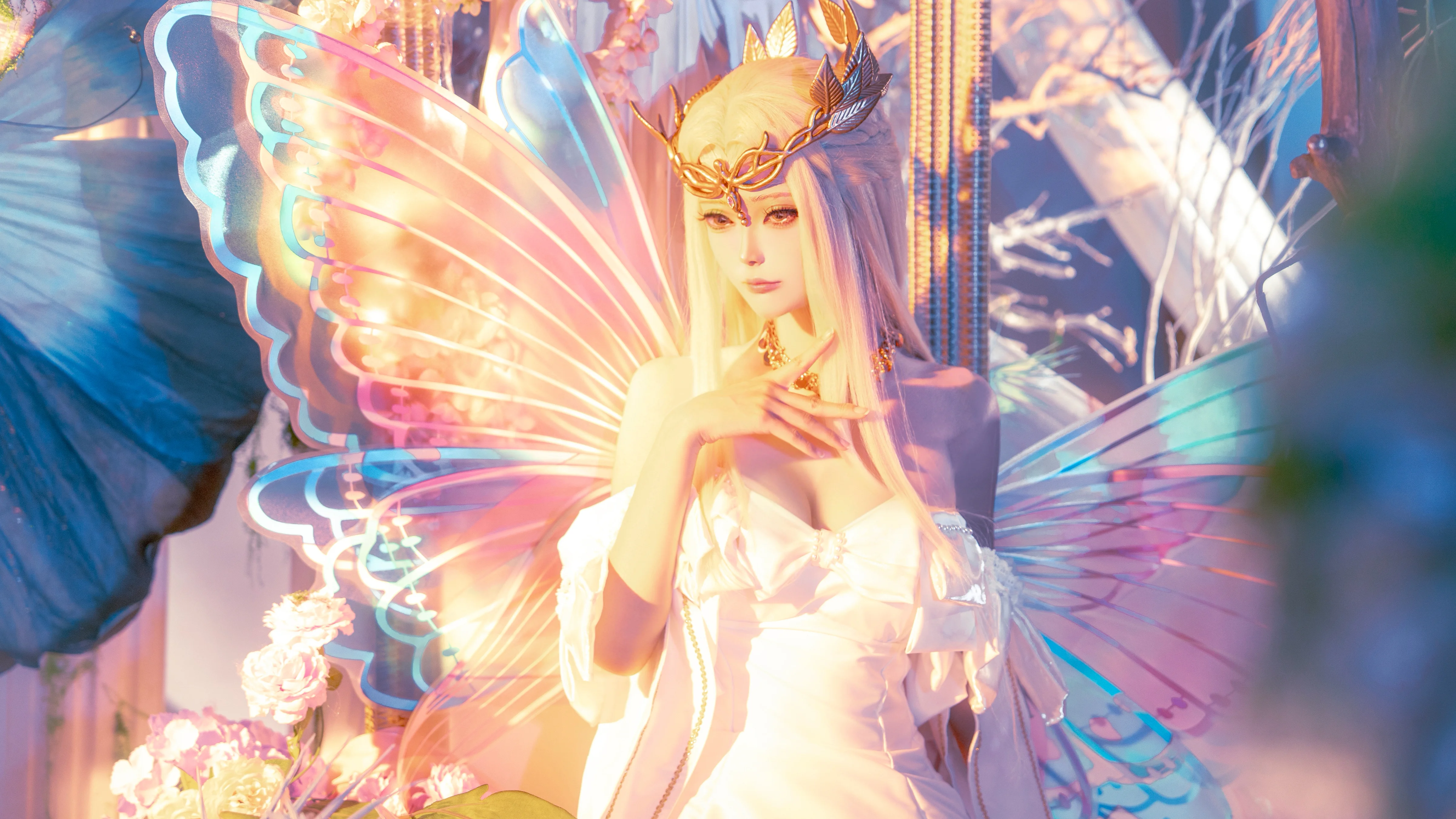 【オーロラ コスプレ】Fate/Grand Orderの光の精霊、疑問から彼女の美しさを理解するまで