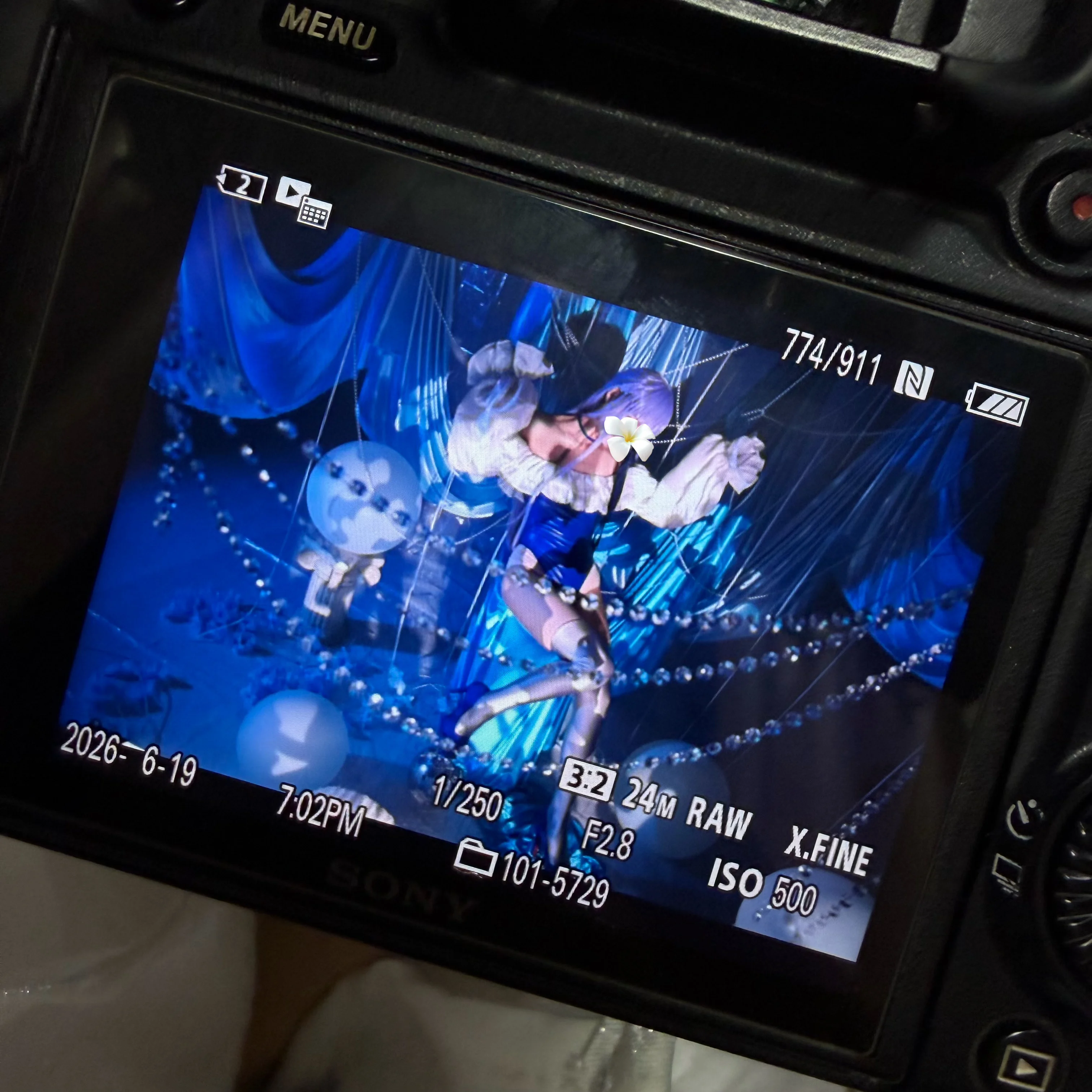 【メルトリリスコスプレ】水色に染まる謎のアルターエゴ・Λ（ラムダ）、澄まし顔でも隠しきれない萌え感 - 9 枚目