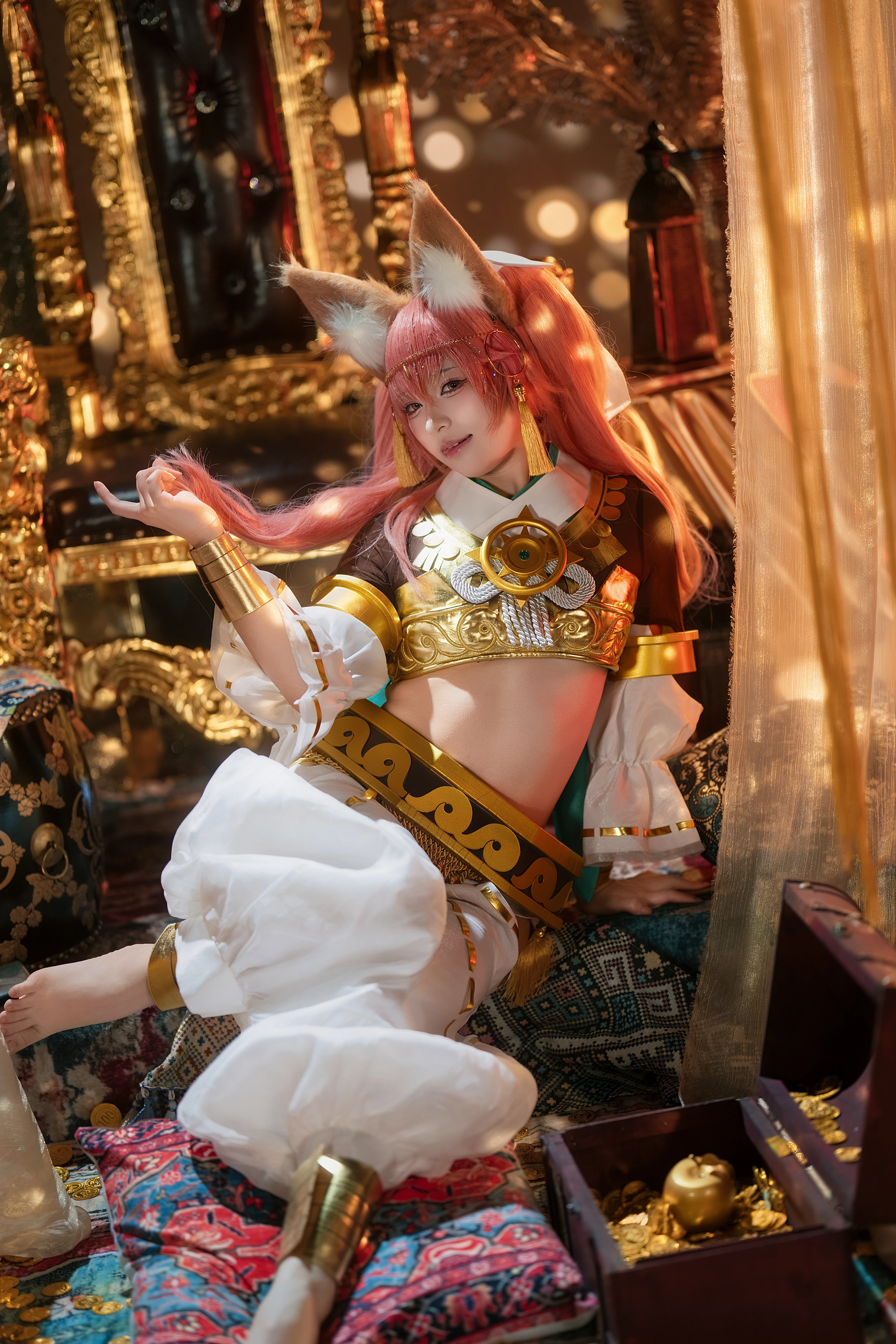 【玉藻前cos】在金光辉映中展现灵动美感 - 第2张