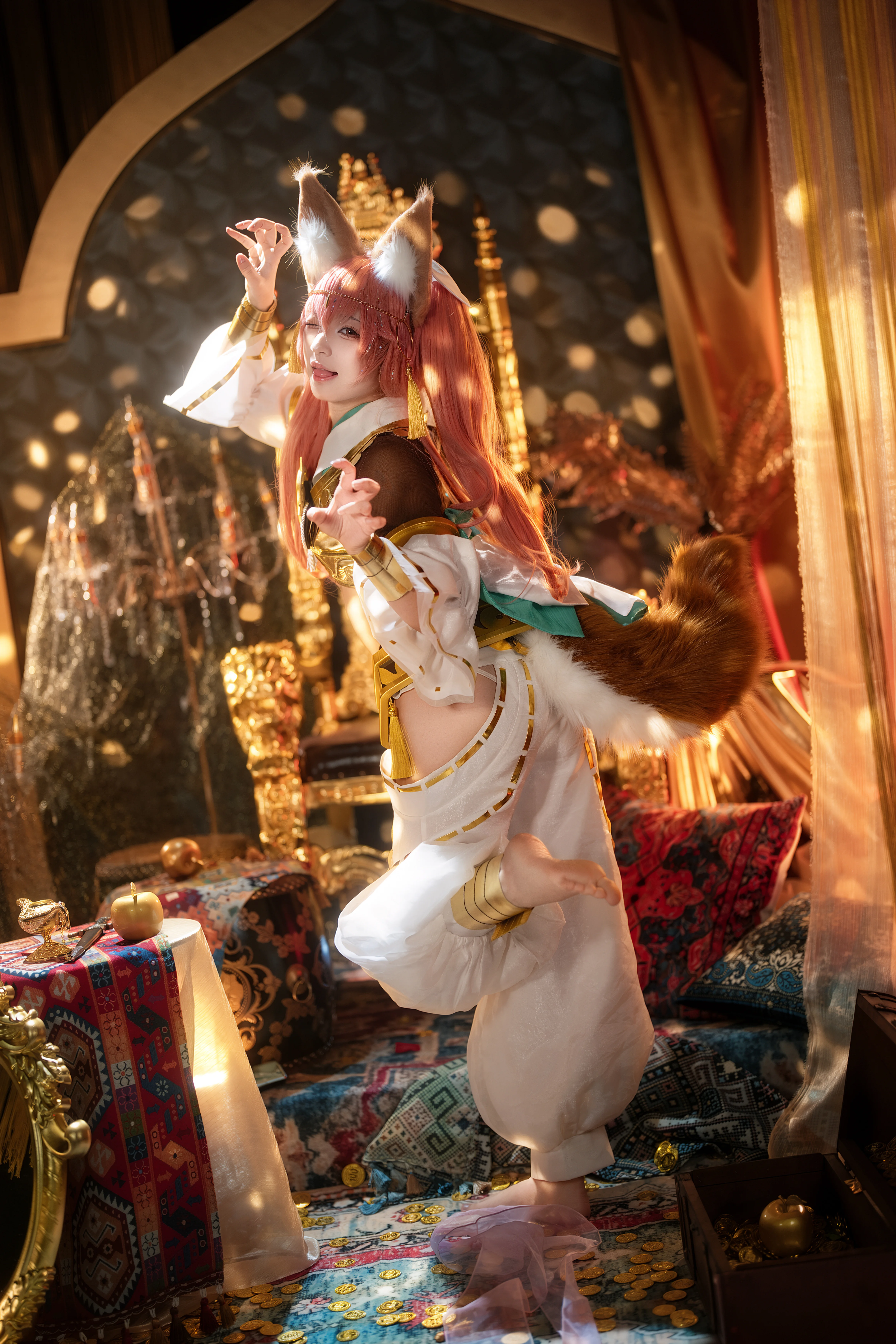 【玉藻前cos】在金光辉映中展现灵动美感 - 推荐阅读封面