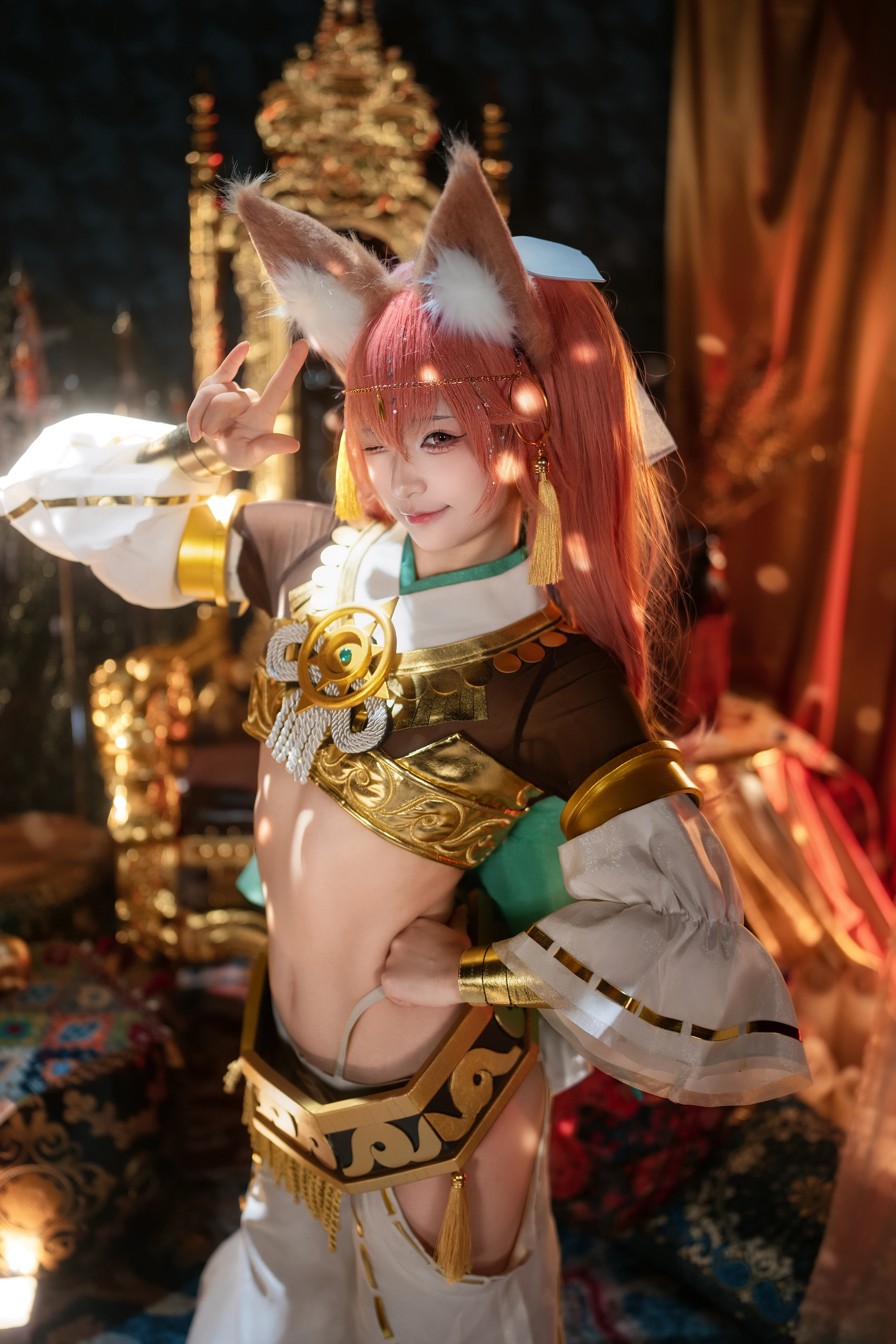 【玉藻前cos】在金光辉映中展现灵动美感 - 第4张