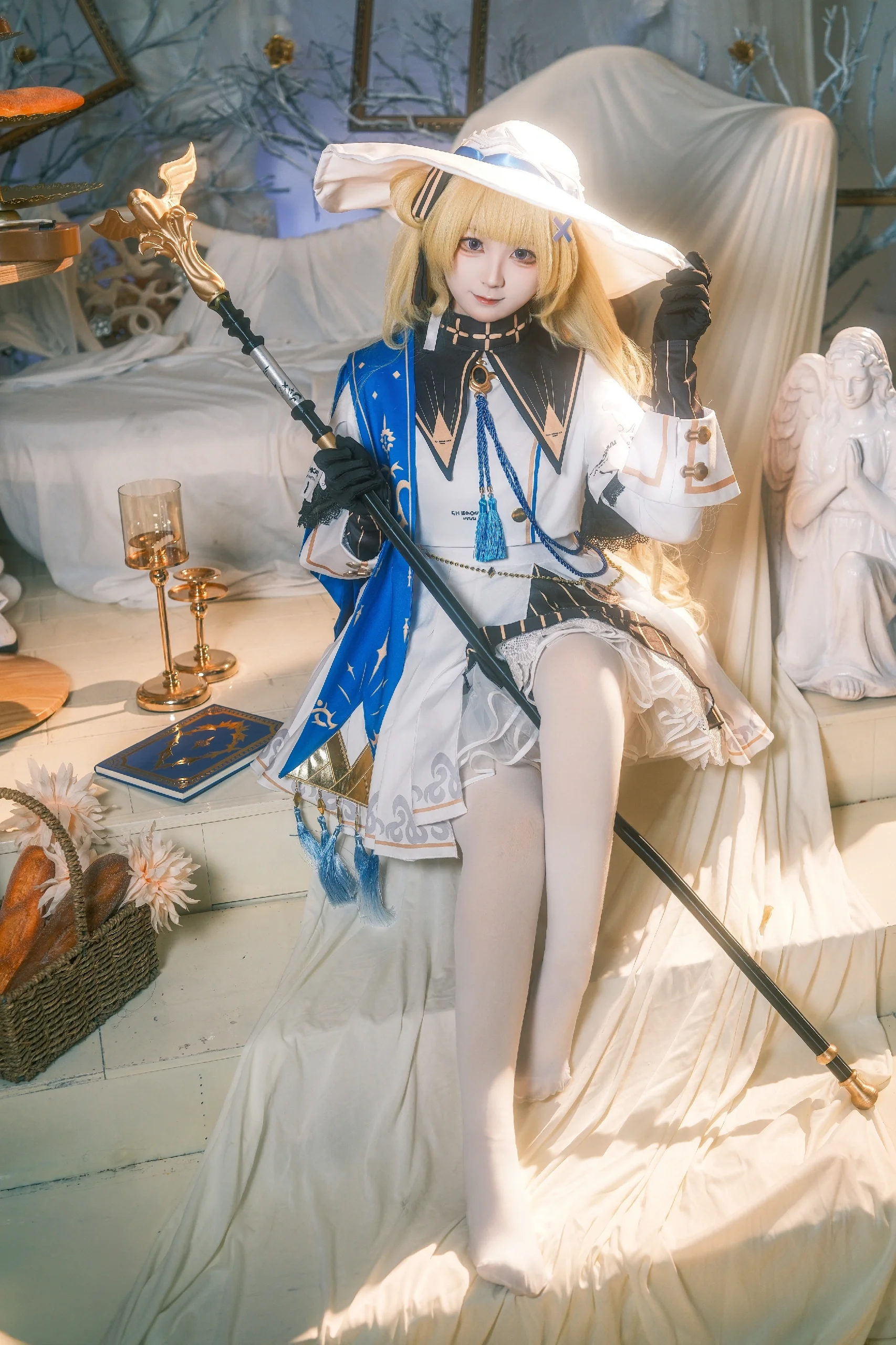 [Phoebe Cosplay] The Apprentice Cleric of Wuthering Waves — Showing You a Different Look Today - Image 1