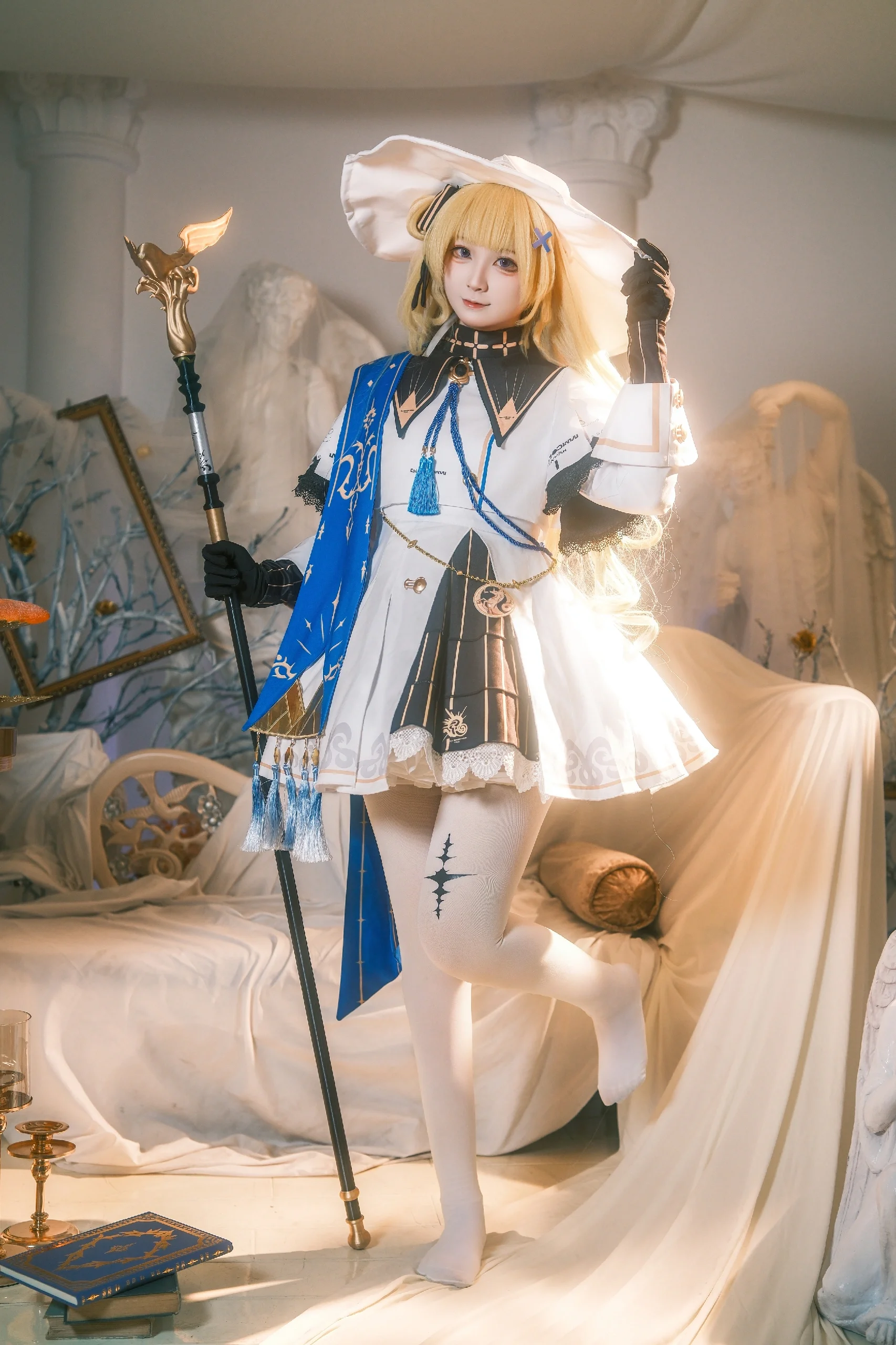 [Phoebe Cosplay] The Apprentice Cleric of Wuthering Waves — Showing You a Different Look Today