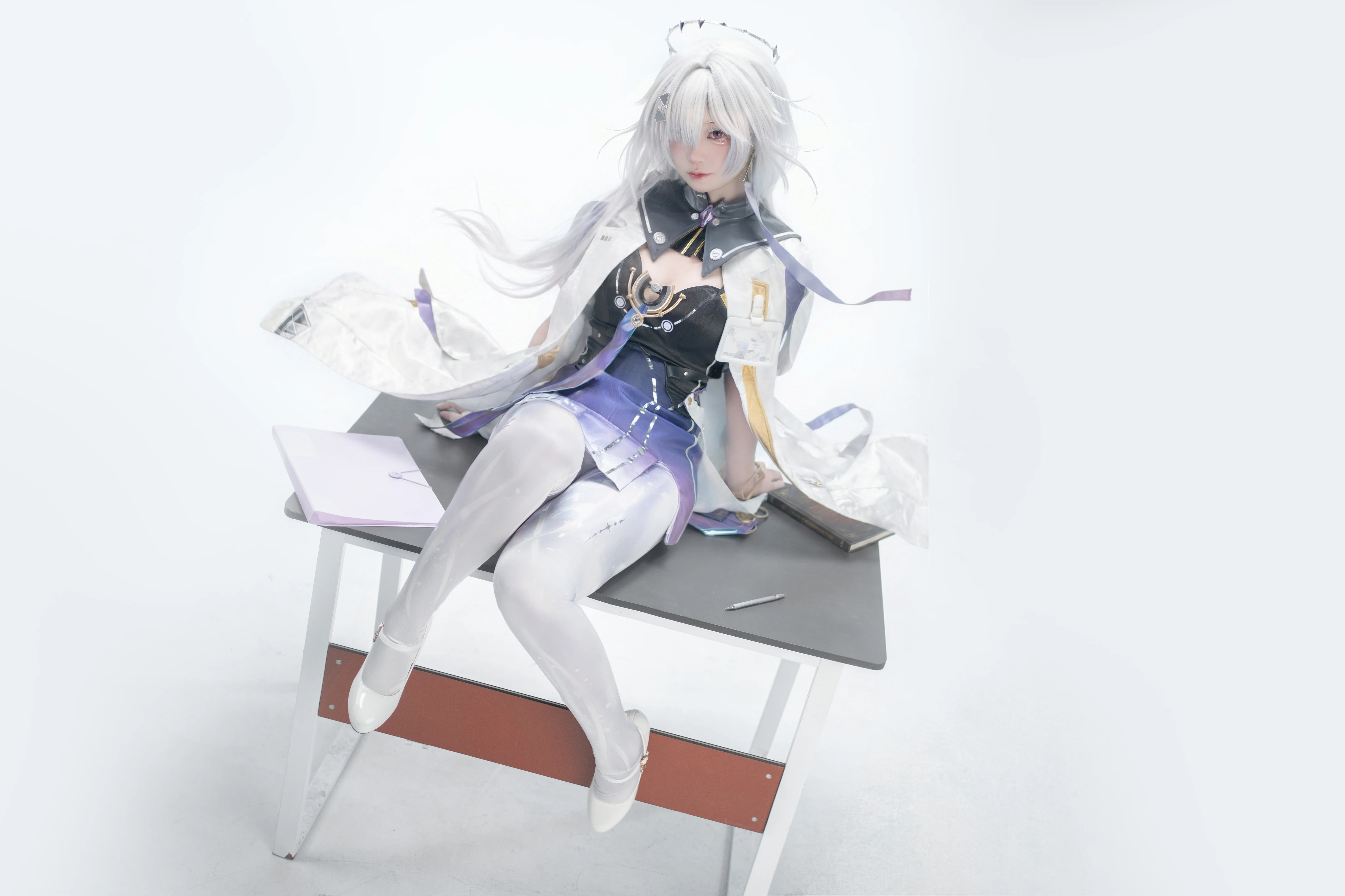 【莫寧cos】鳴潮莫寧，工作狀態下的優雅與專注 - 第 4 張