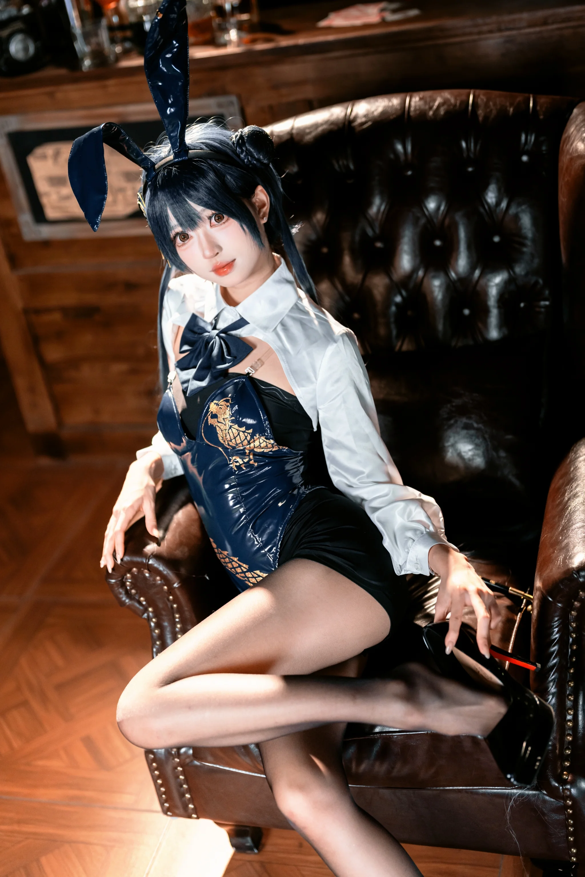 [Misaki cosplay] Blue Archive's Bunny girl: A Relaxed Moment by the Bar Counter - Image 7