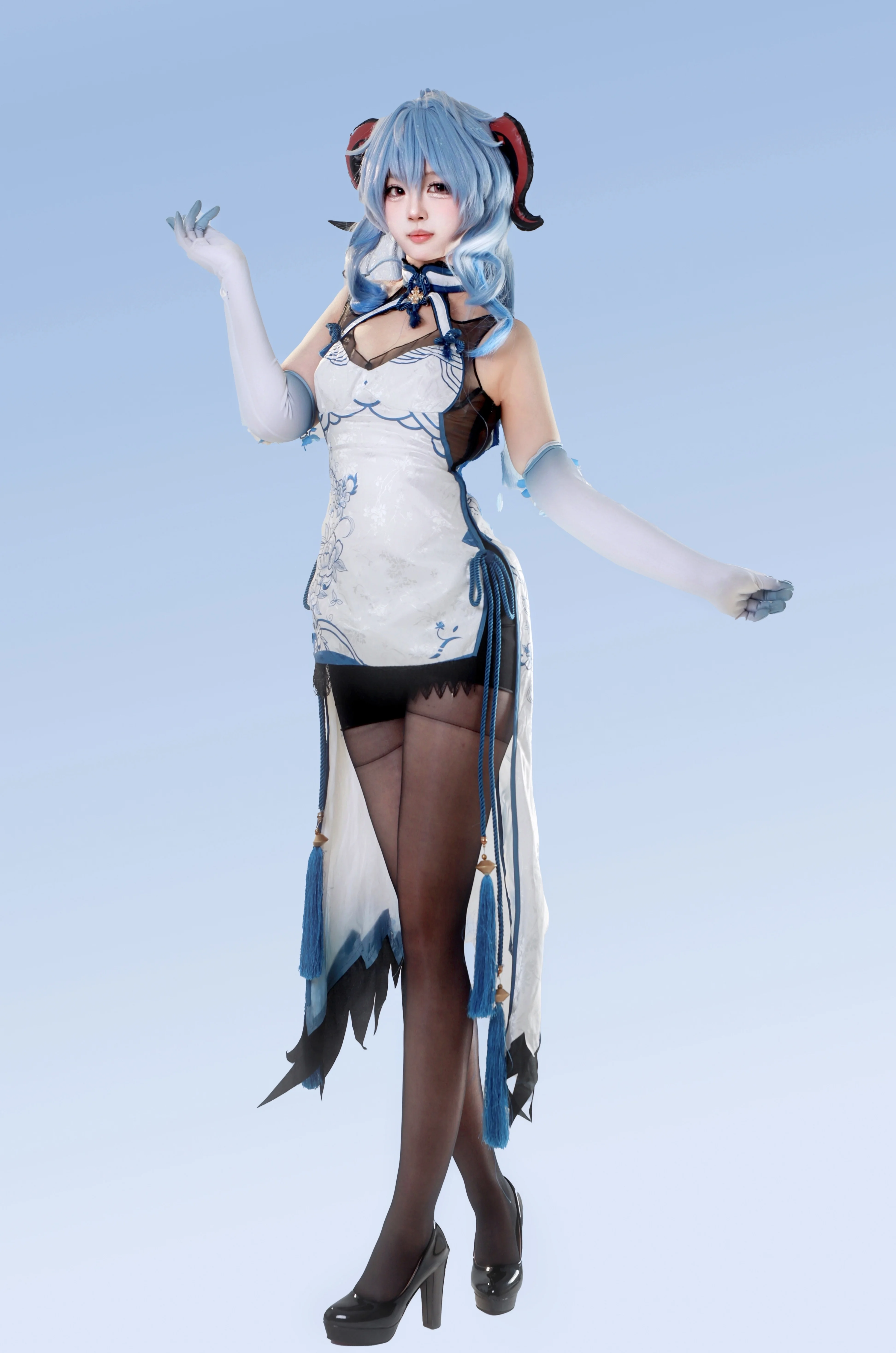 【甘雨cos】蓝白裙摆下的璃月仙麟 - 第 2 张